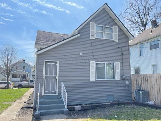 1456 Briarwood Ave, Columbus, OH 43211-1407