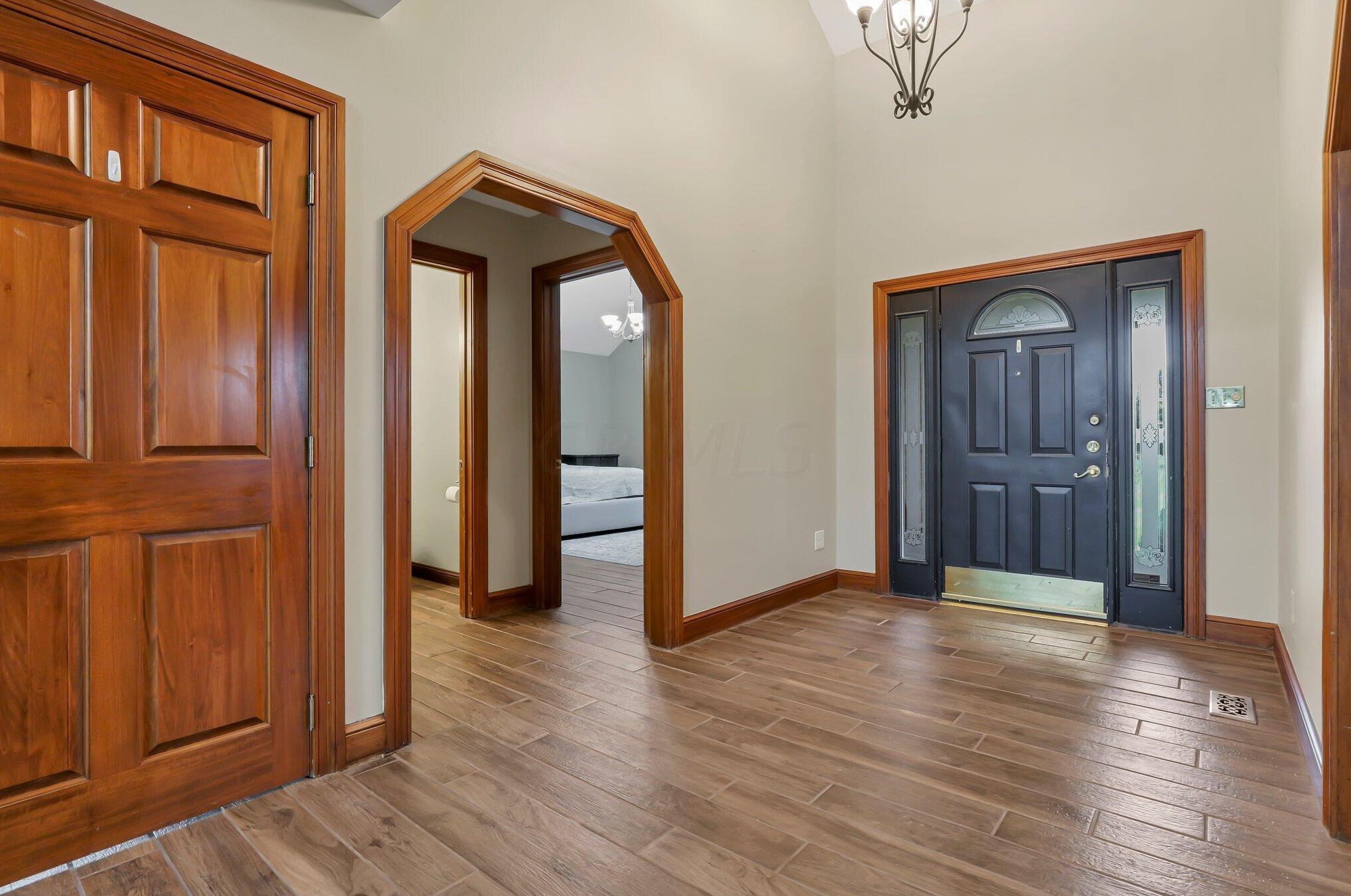 1032 Slate Rdg Dr, Cnl Wnchstr OH  43110-9341 exterior