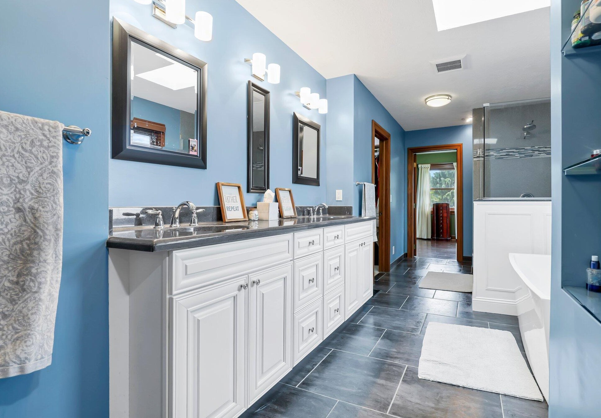 1032 Slate Rdg Dr, Cnl Wnchstr OH  43110-9341 exterior