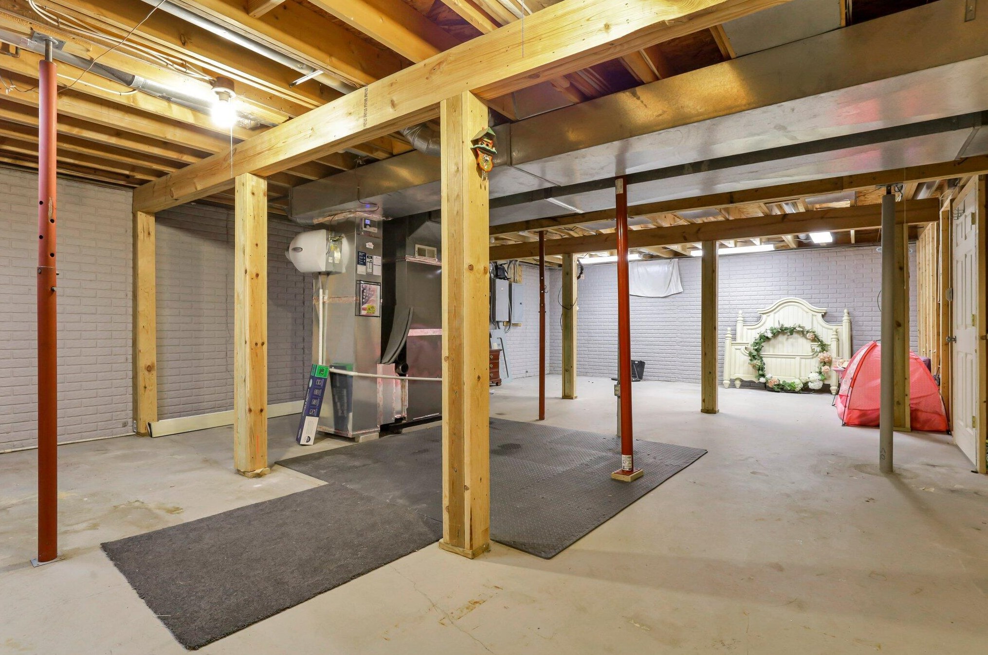 1032 Slate Rdg Dr, Cnl Wnchstr OH  43110-9341 exterior