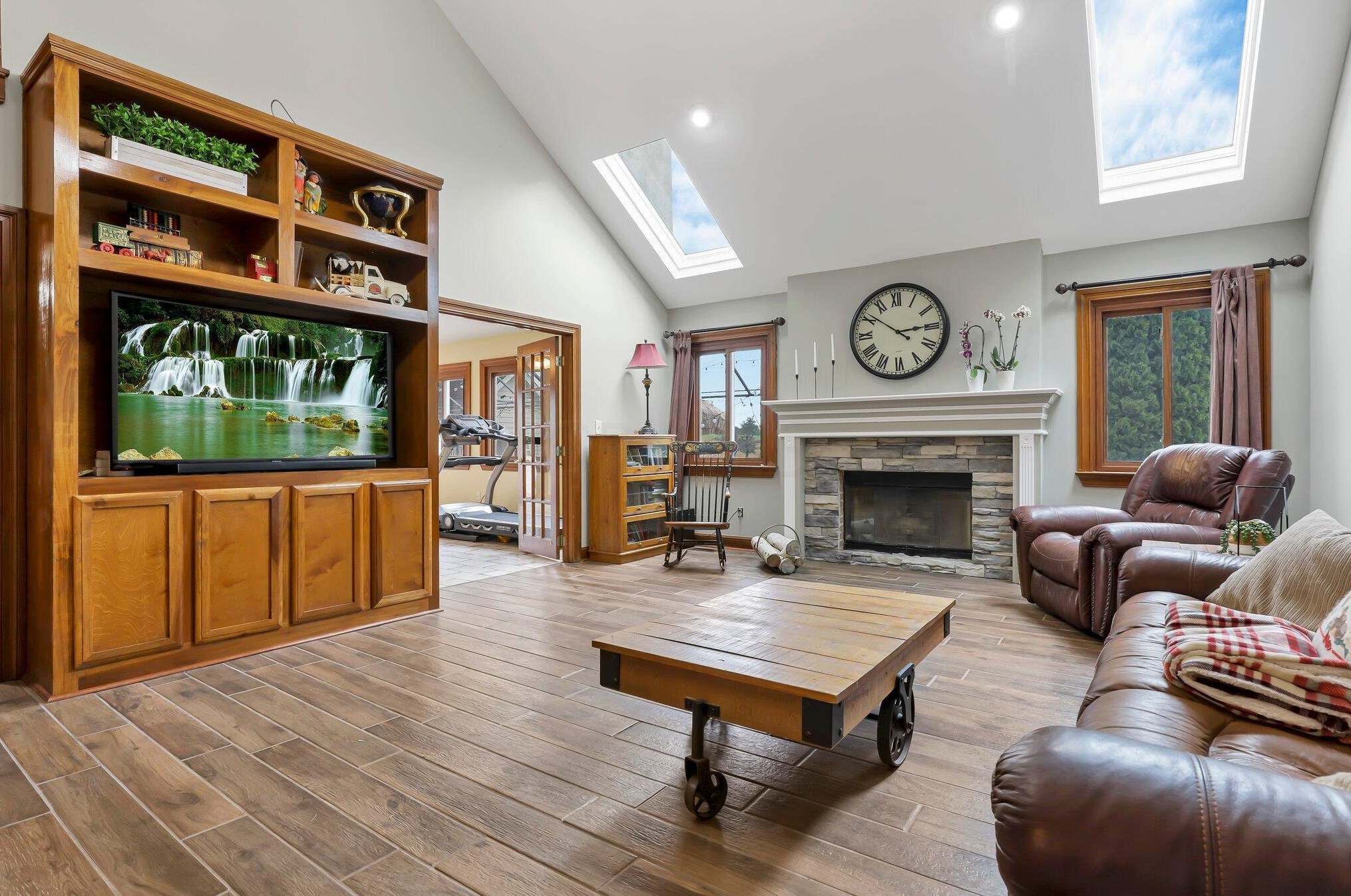 1032 Slate Rdg Dr, Cnl Wnchstr OH  43110-9341 exterior