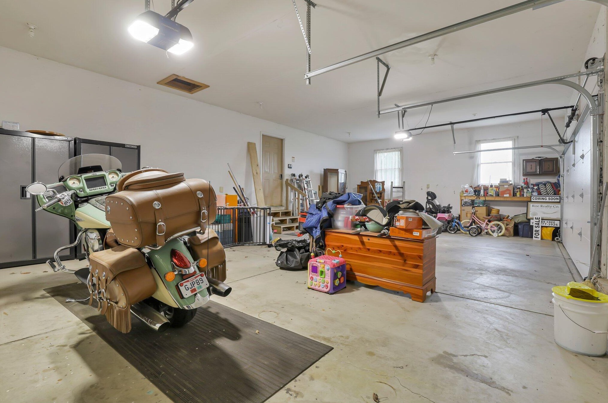 1032 Slate Rdg Dr, Cnl Wnchstr OH  43110-9341 exterior