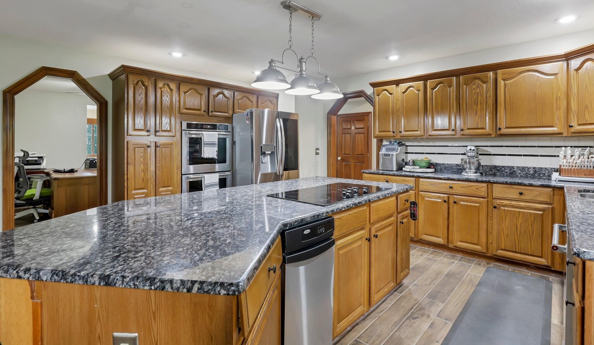 1032 Slate Rdg Dr, Cnl Wnchstr OH  43110-9341 exterior