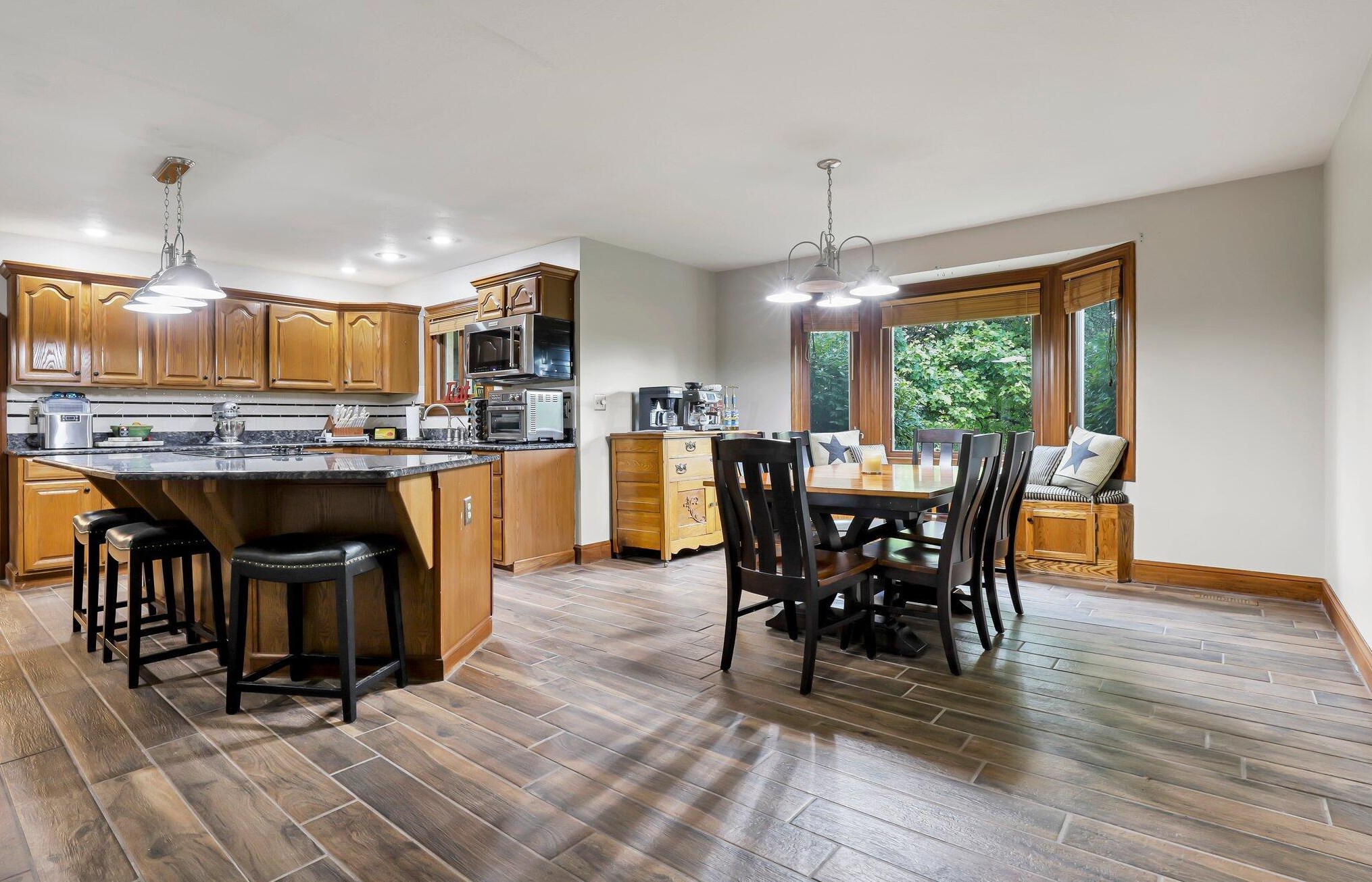 1032 Slate Rdg Dr, Cnl Wnchstr OH  43110-9341 exterior