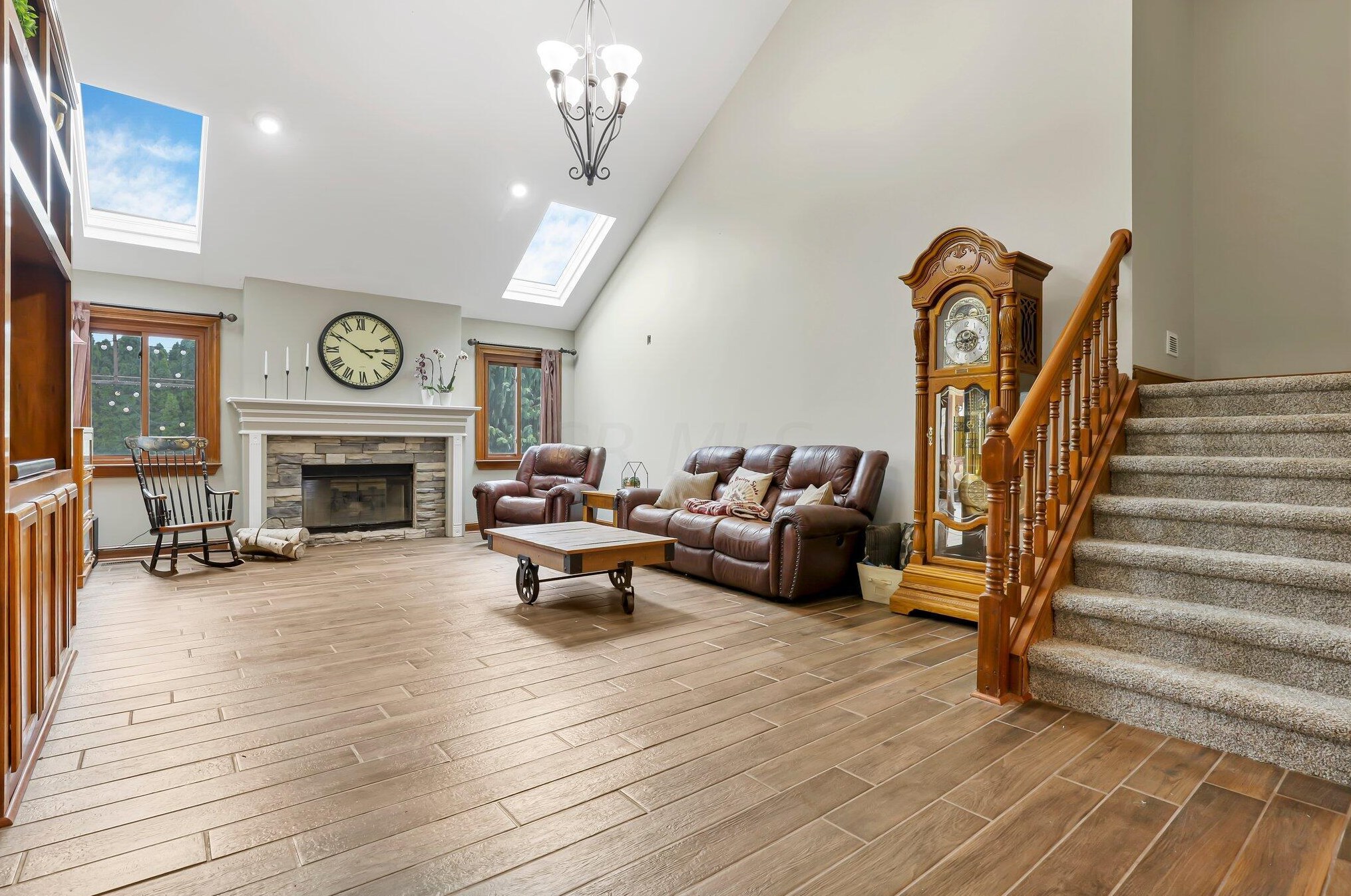 1032 Slate Rdg Dr, Cnl Wnchstr OH  43110-9341 exterior