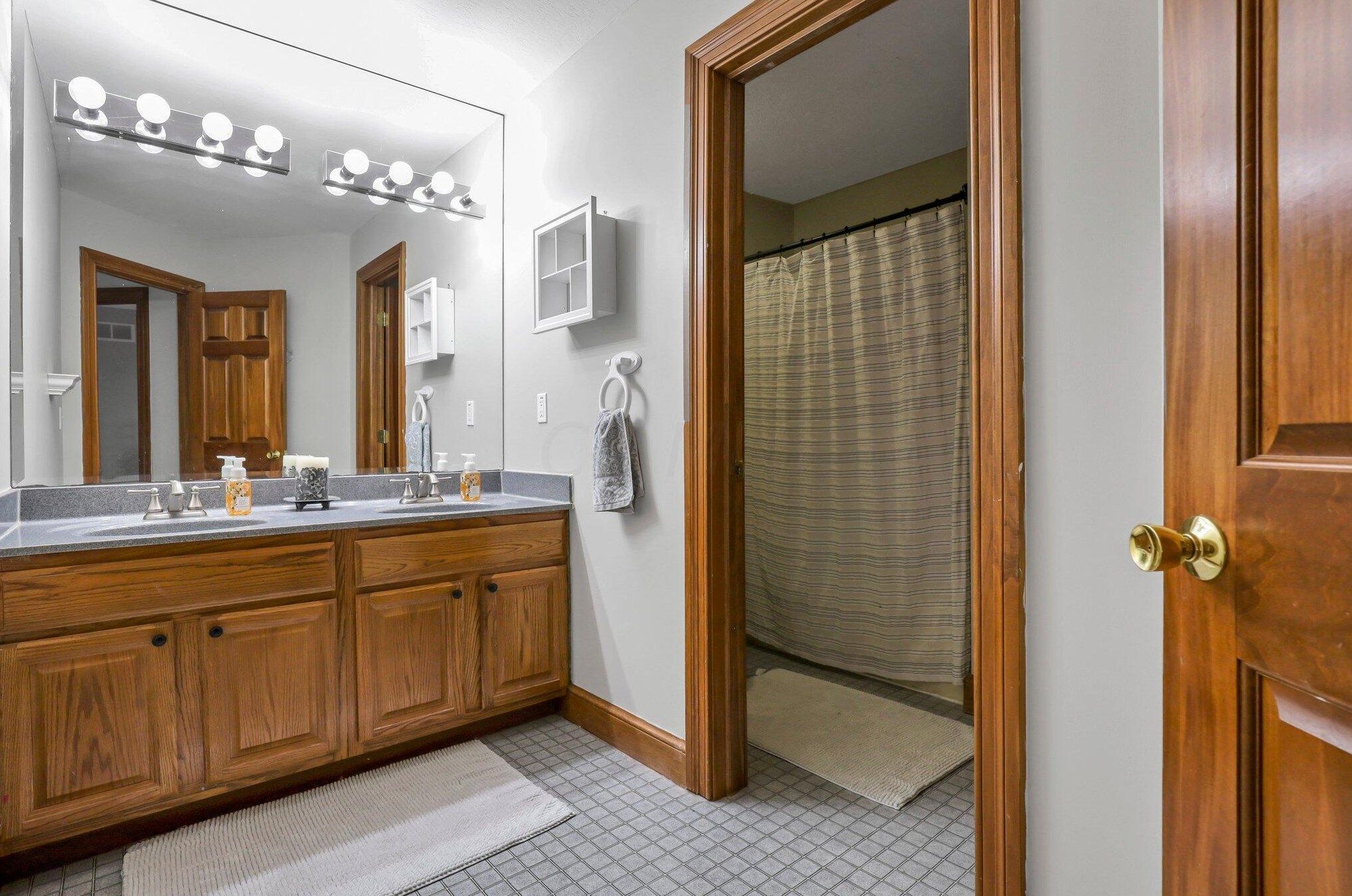 1032 Slate Rdg Dr, Cnl Wnchstr OH  43110-9341 exterior