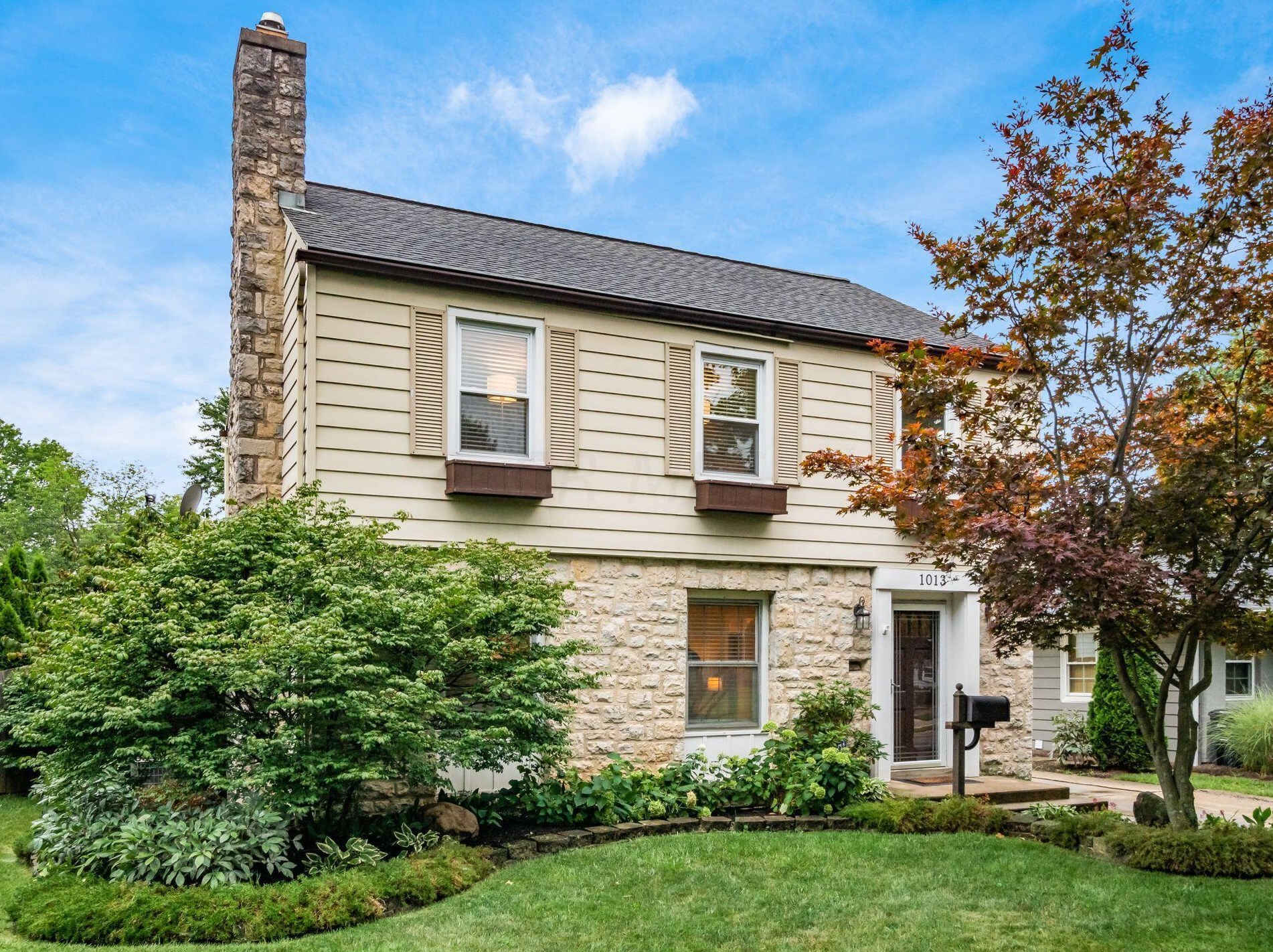 1013 Vernon Rd, Columbus, OH 43209-2467