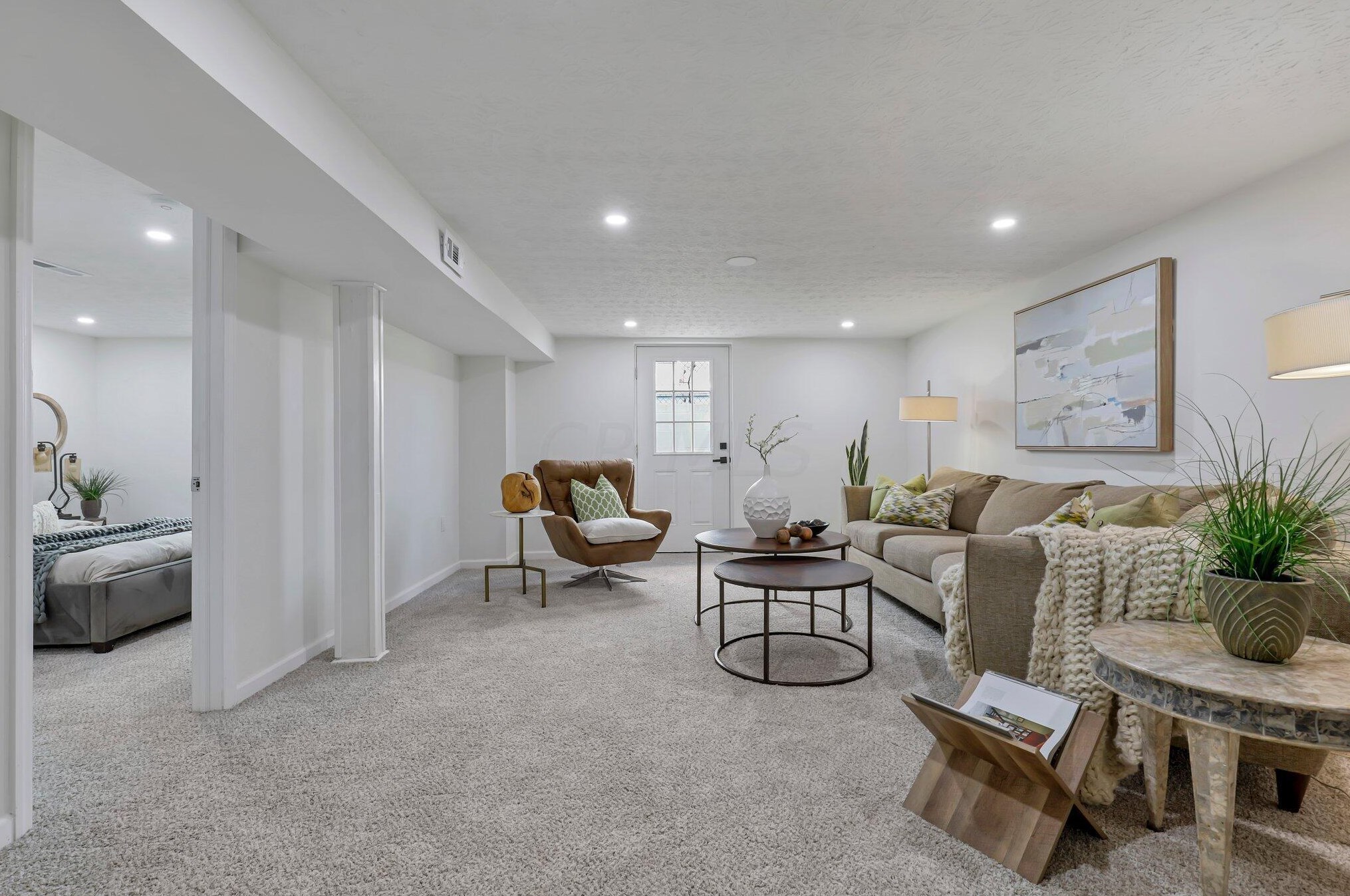 1592 Jonathan Dr, Columbus OH 43207-2735 exterior