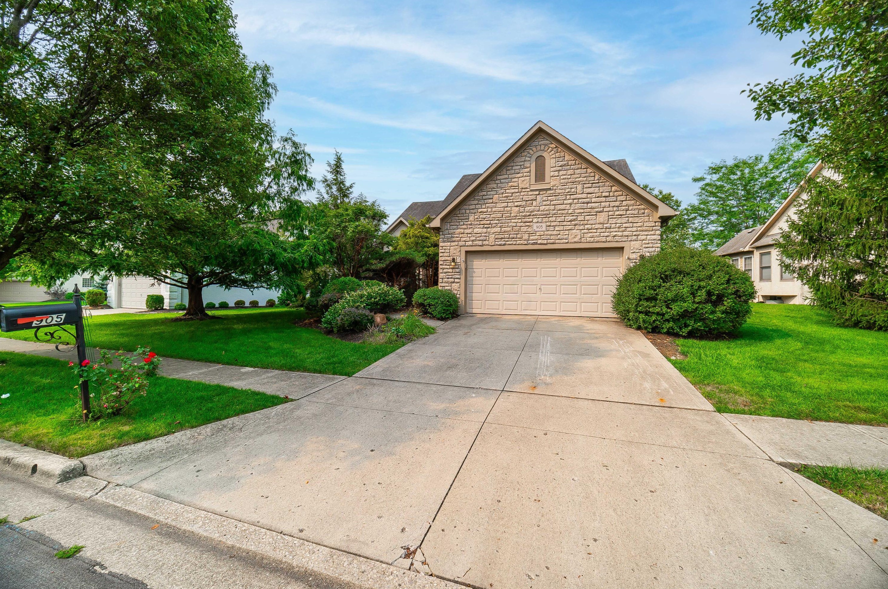 905 Augusta Glen Dr, Columbus OH 43235-5015 exterior