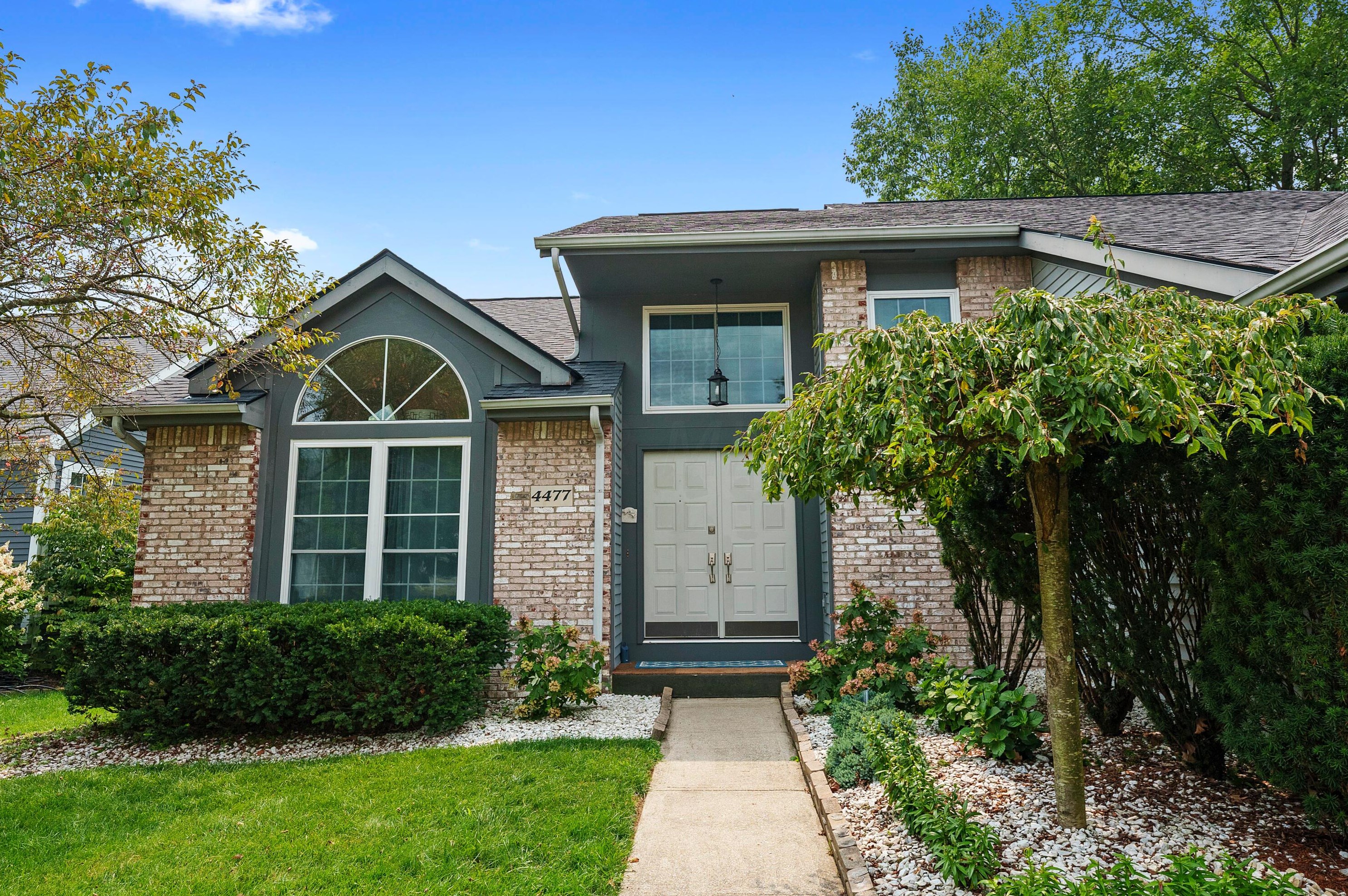 4477 Big Walnutview Dr, Columbus, OH 43230-4146