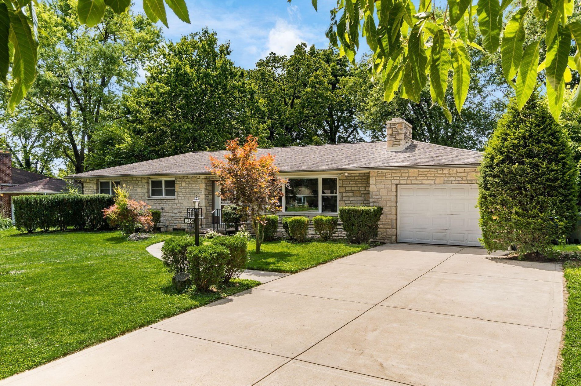 1459 James Rd, Columbus, OH 43219-1841