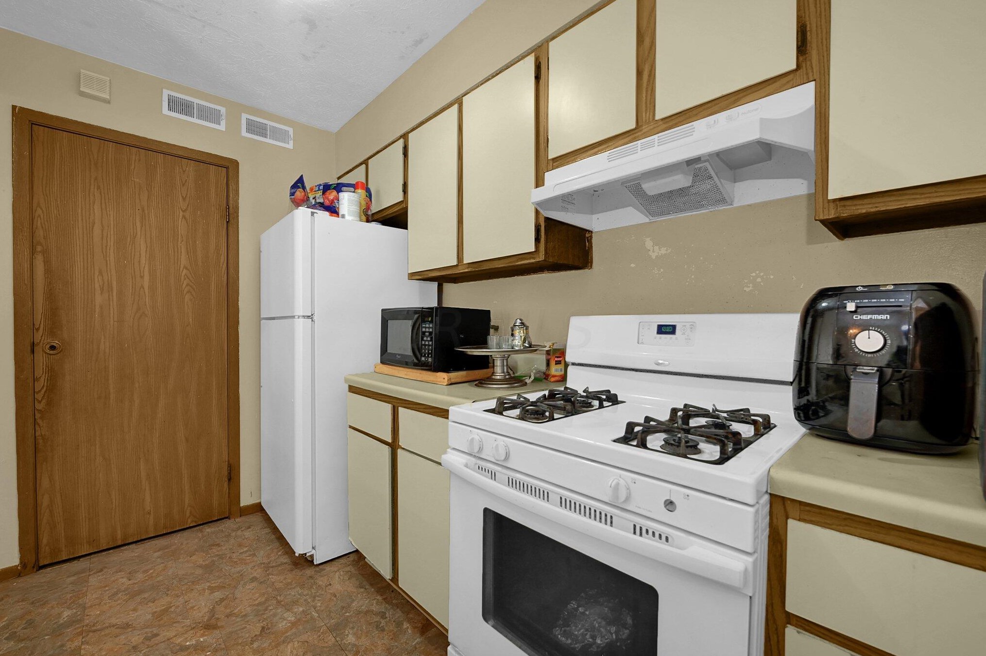 2480 Mason Vlg Ct, Columbus OH 43232-8230 exterior