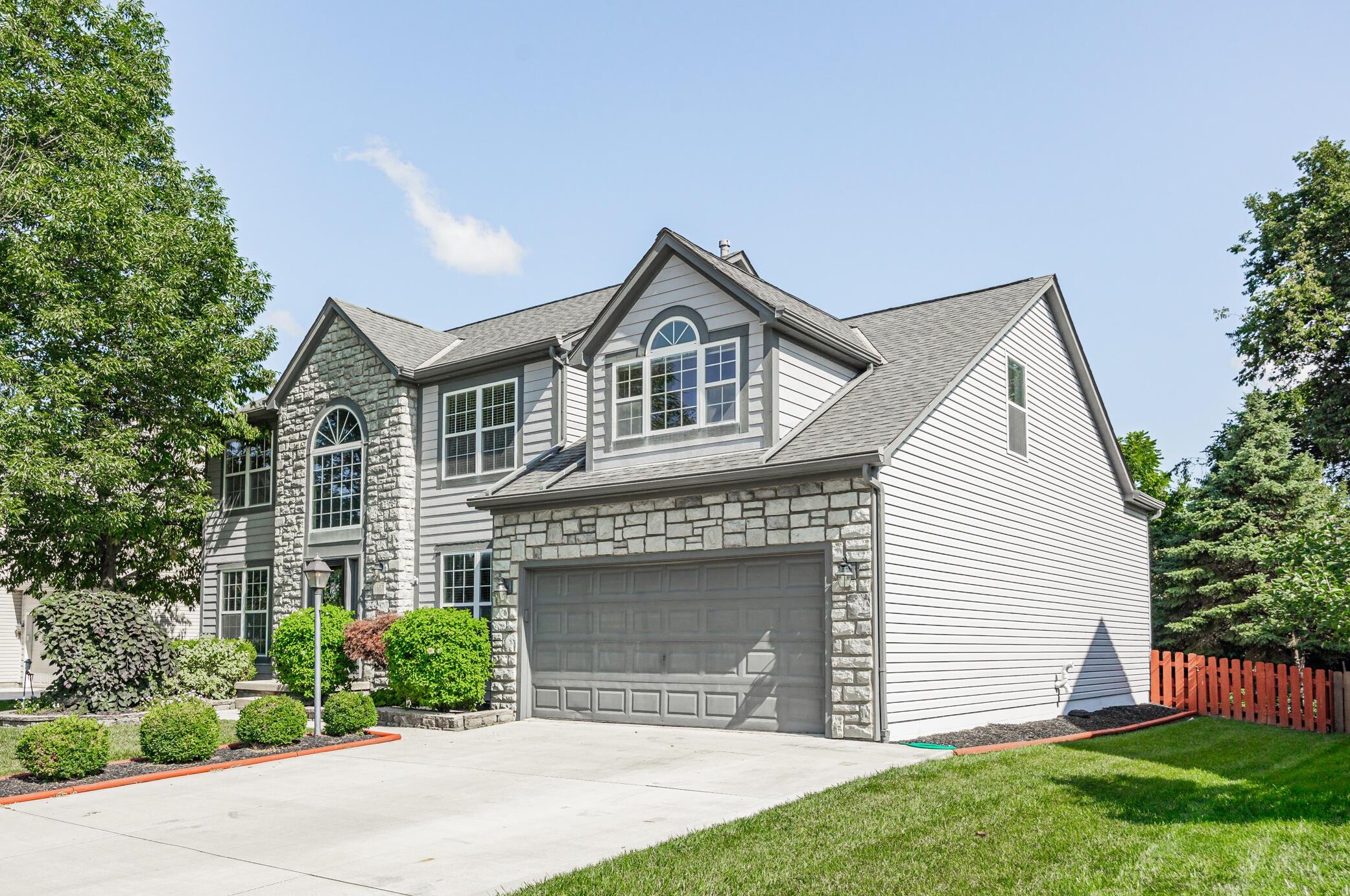 6657 Springview Dr, Westerville, OH 43082-8551