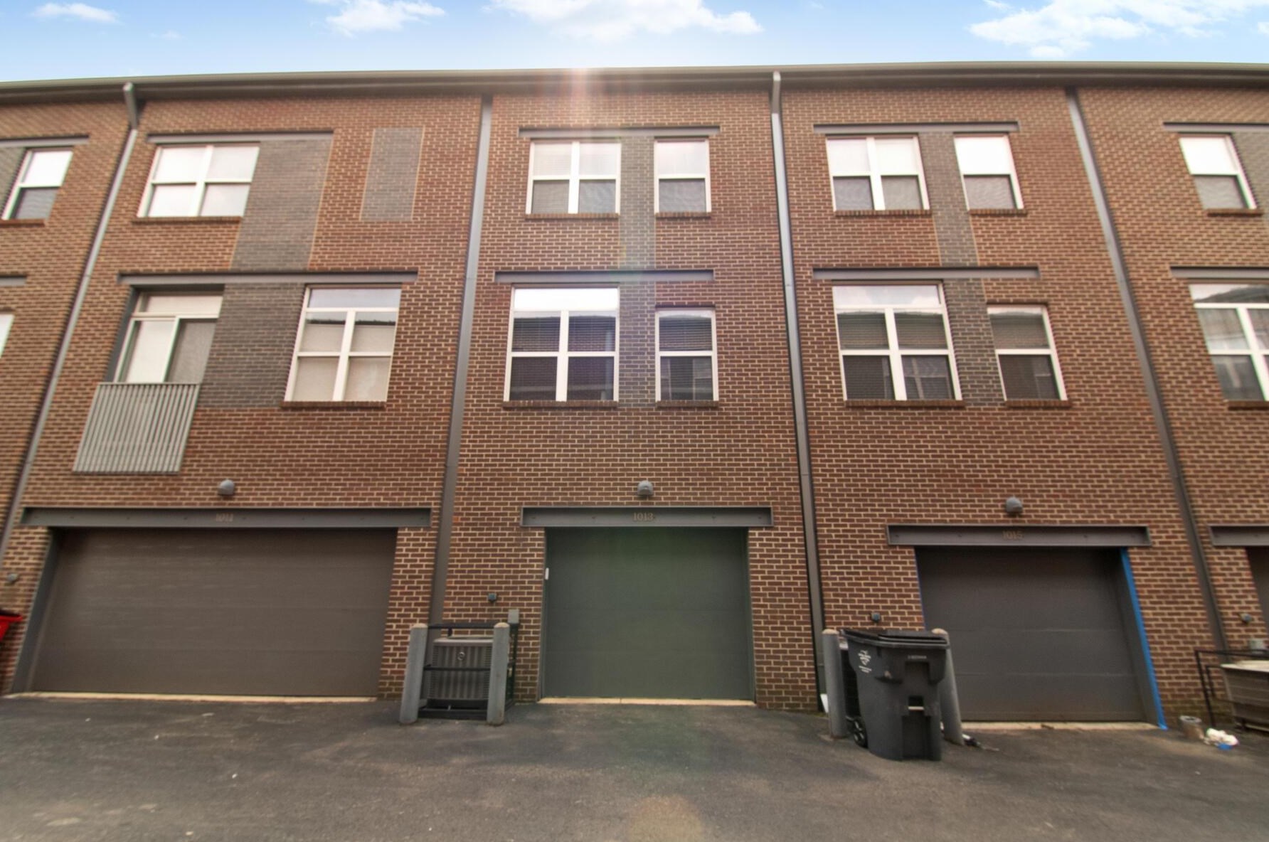 1013 Wall St, Columbus OH  43206-2560 exterior