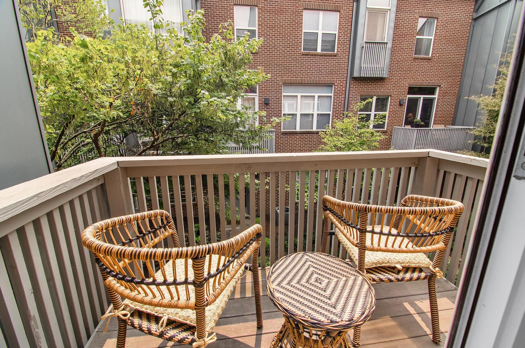 1013 Wall St, Columbus OH  43206-2560 exterior