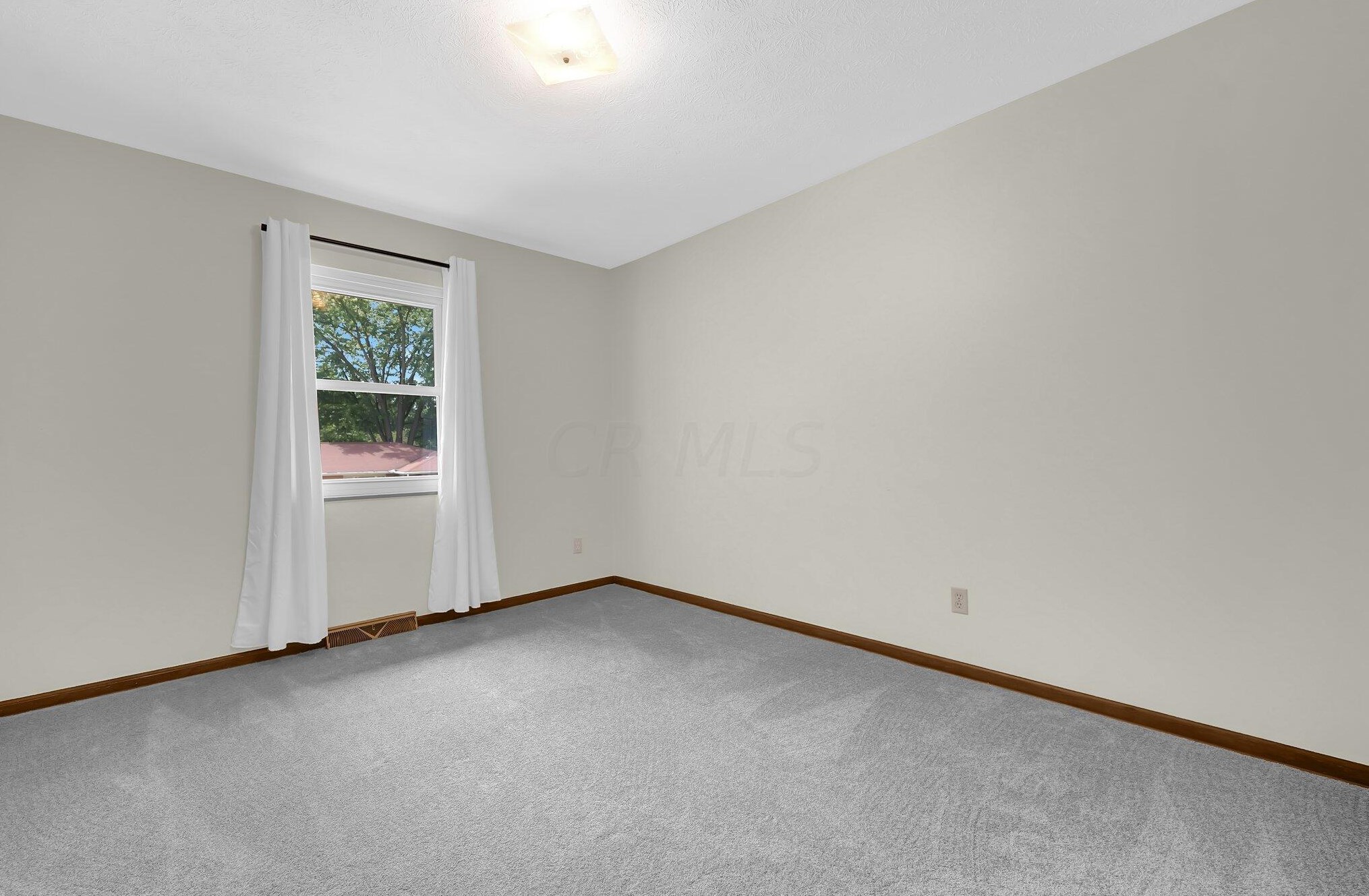 6012 Darby Ln, Columbus OH 43229-2626 exterior