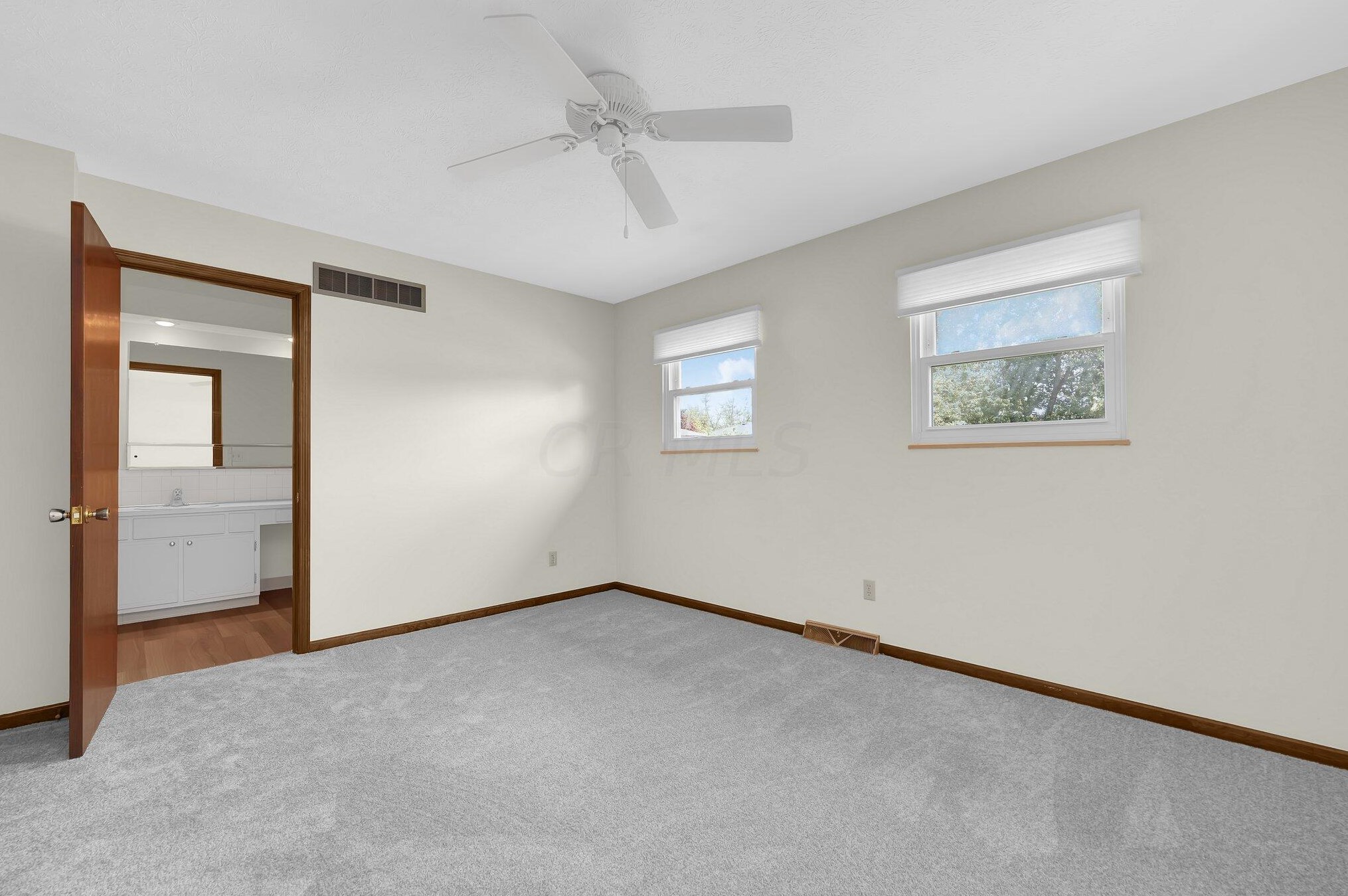 6012 Darby Ln, Columbus OH 43229-2626 exterior