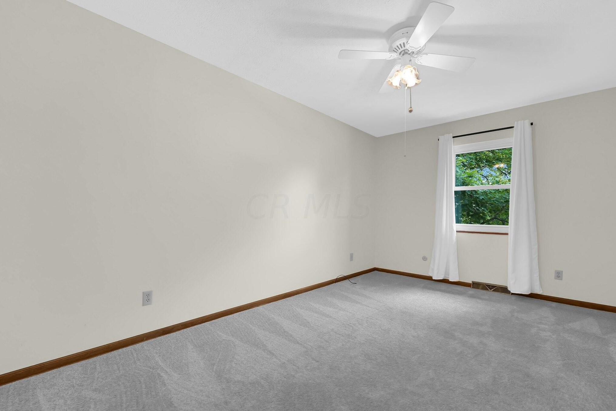 6012 Darby Ln, Columbus OH 43229-2626 exterior