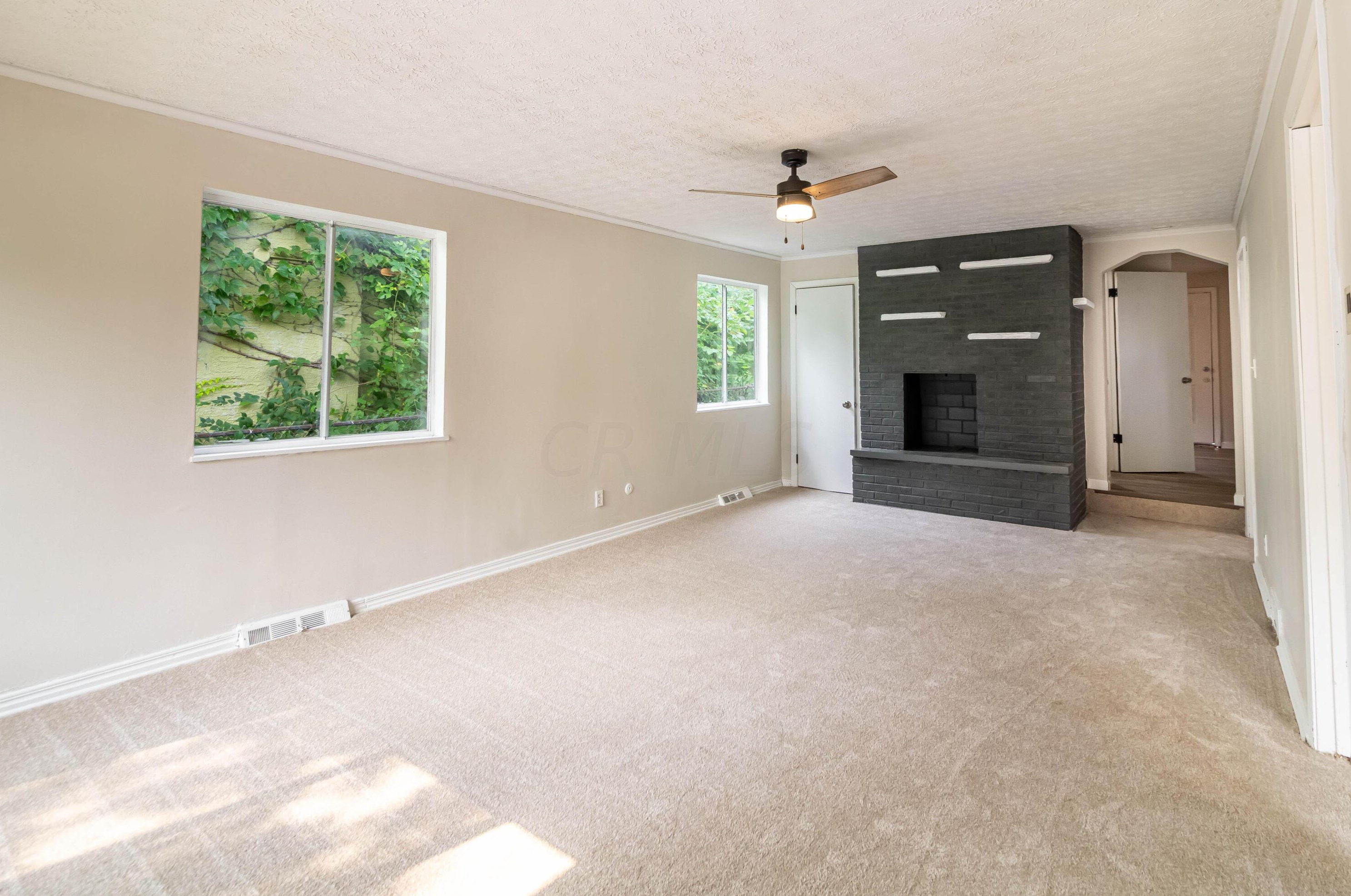 865 Bassett Ave, Columbus, OH 43219-2403