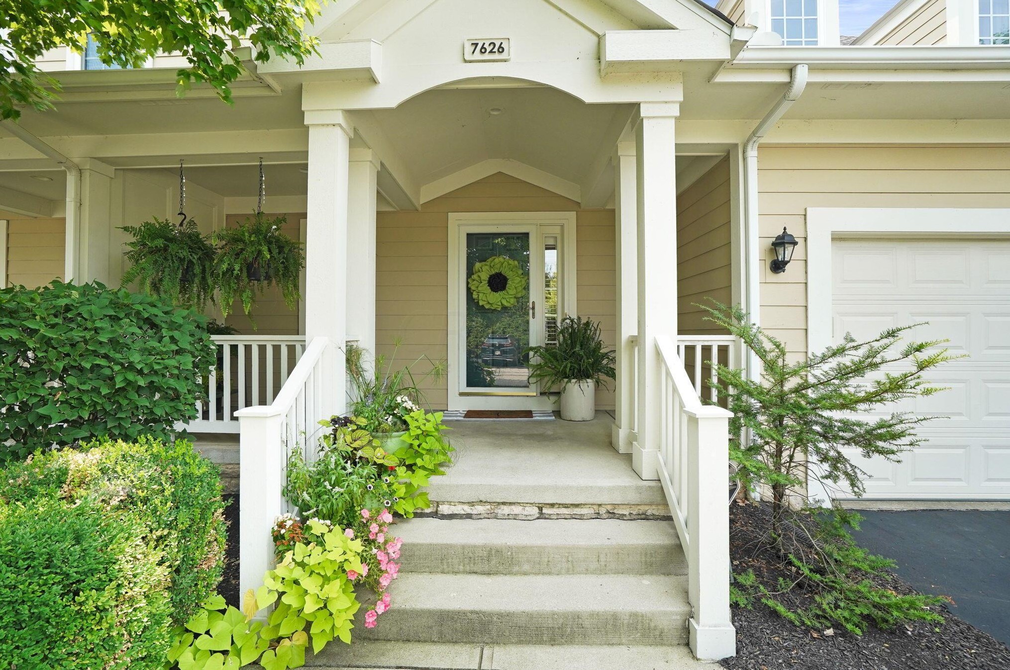 7626 Wensley Ln, Westerville, OH 43082-7115