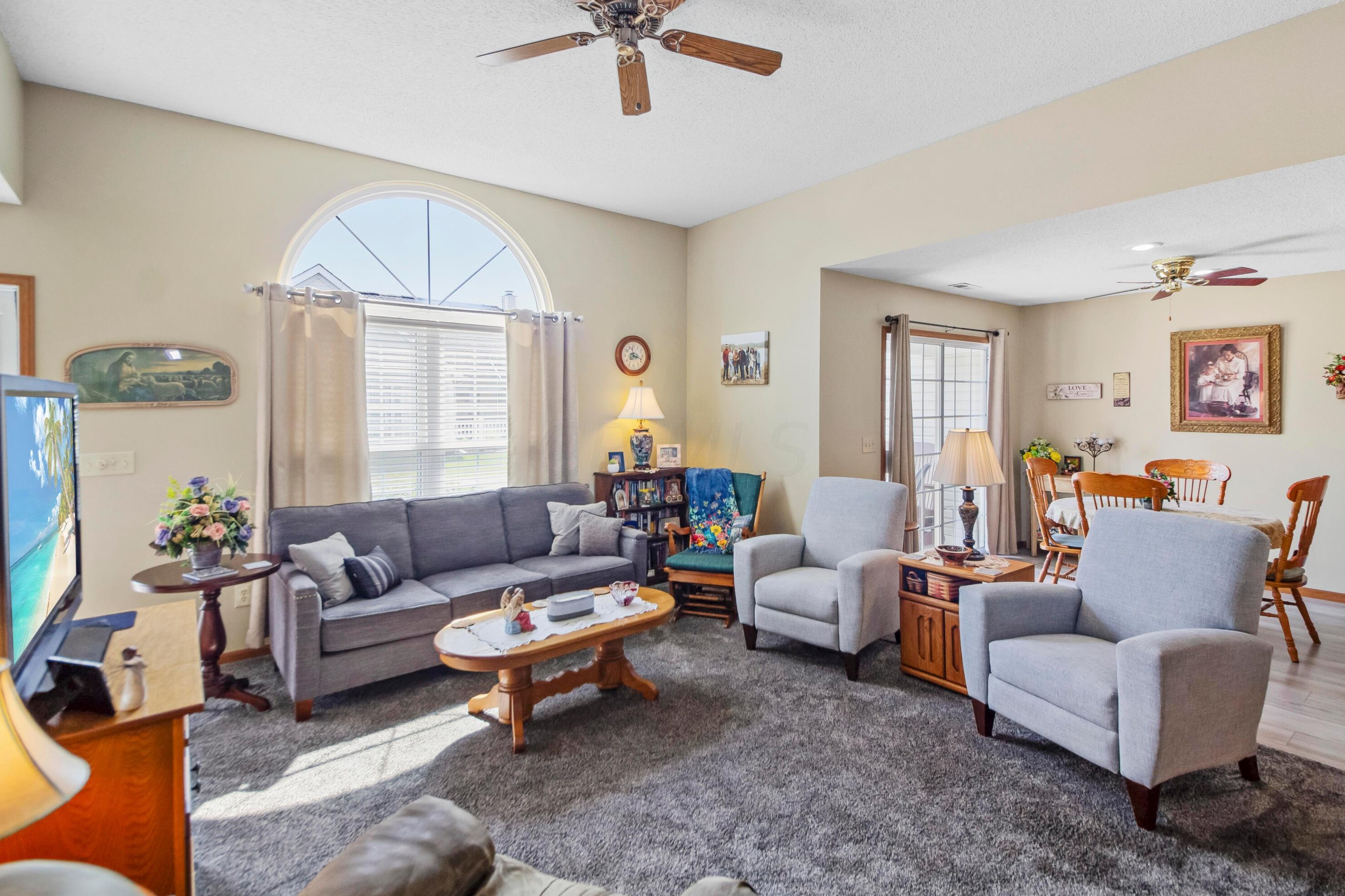 1213 Dunhurst St, Circleville OH  43113-1378 exterior