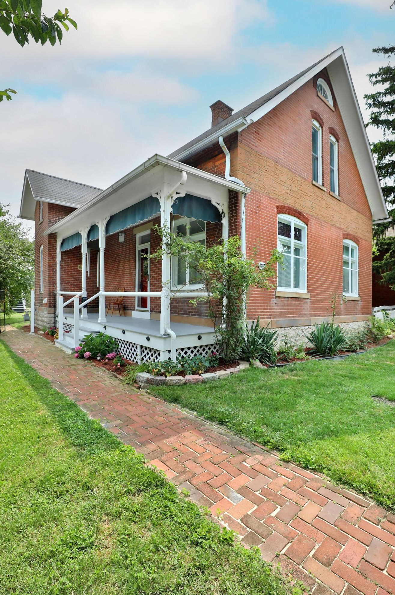 70 Warren Ave, Columbus, OH 43204-3051