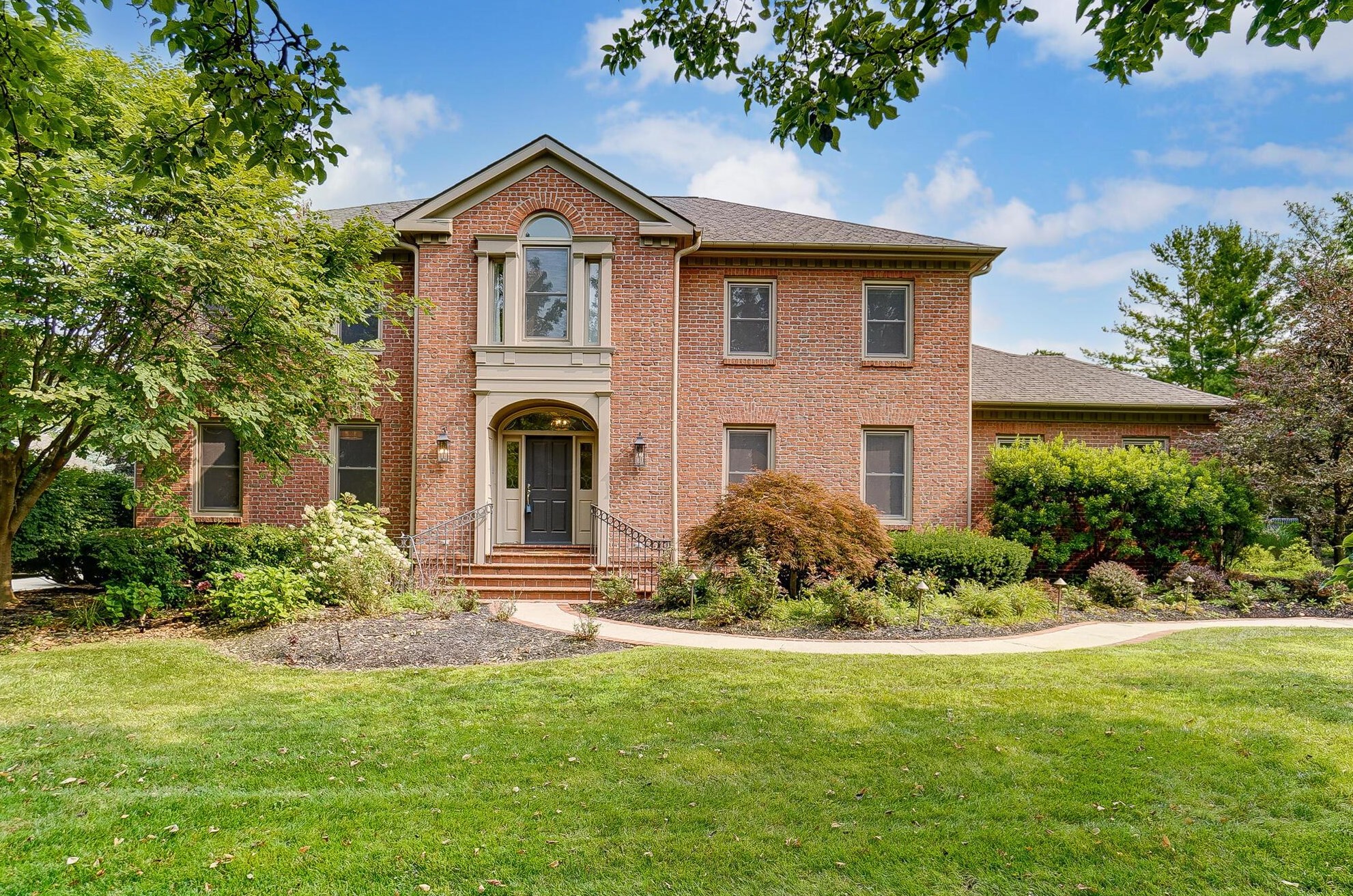 2400 Wenbury Rd, Columbus, OH 43220-2865