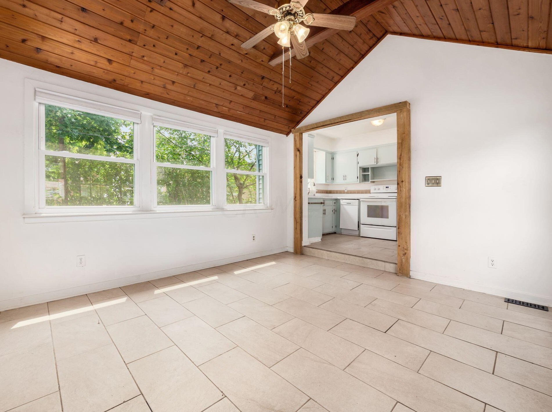 2265 Wickliffe Rd, Columbus OH 43221-1837 exterior