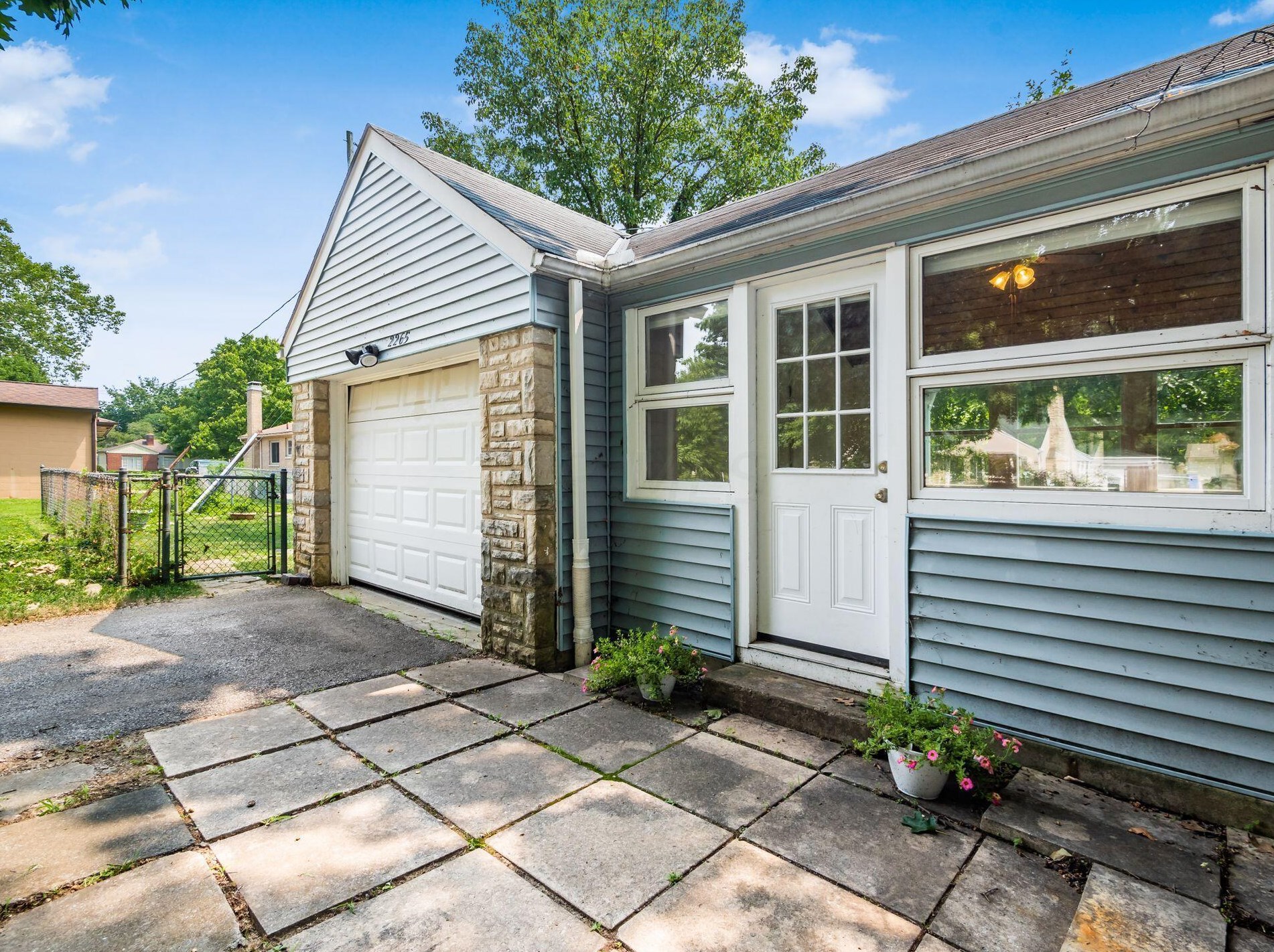 2265 Wickliffe Rd, Columbus OH 43221-1837 exterior