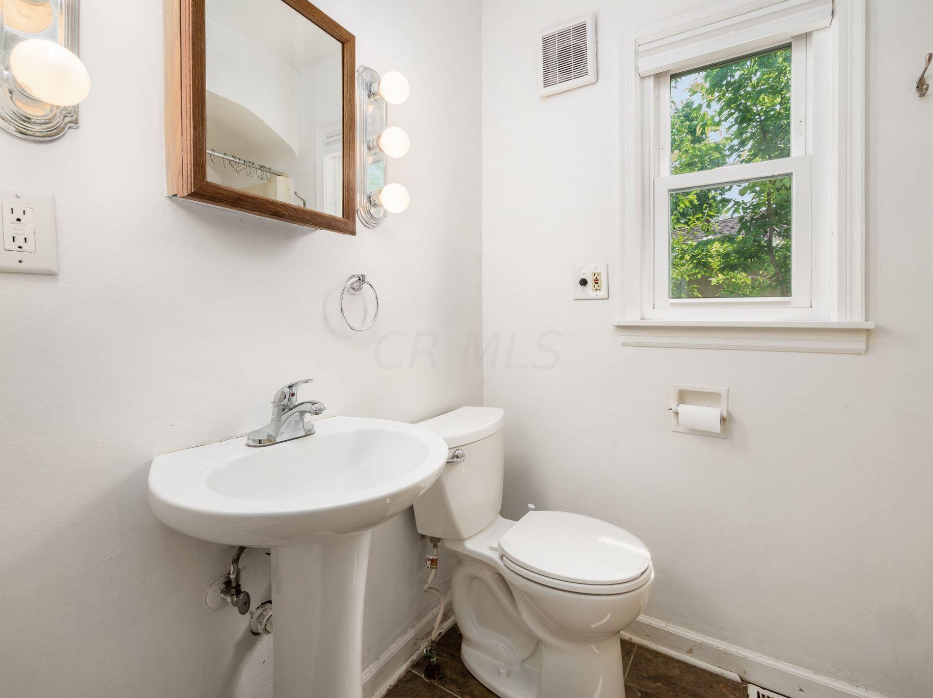 2265 Wickliffe Rd, Columbus OH 43221-1837 exterior