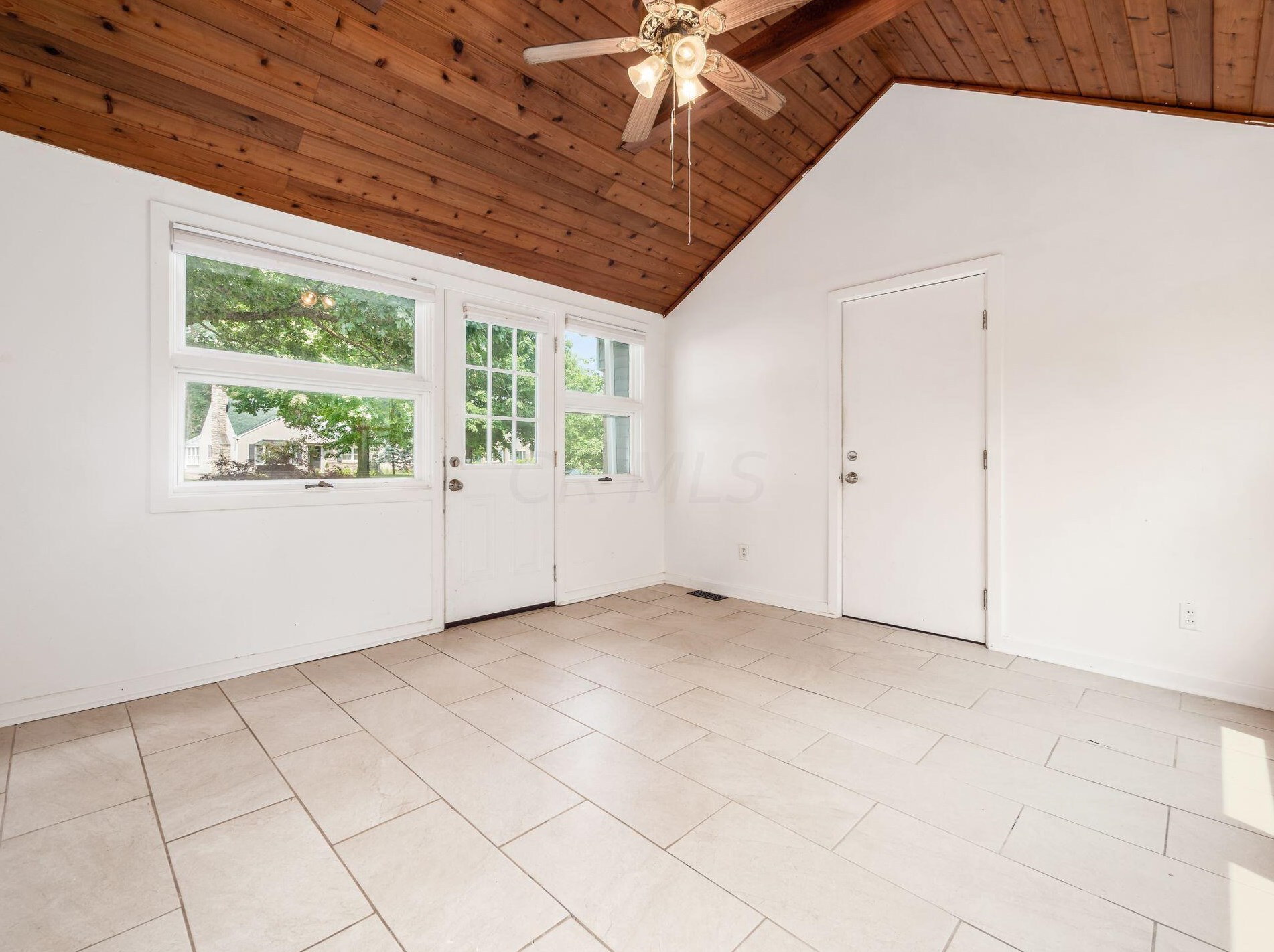 2265 Wickliffe Rd, Columbus OH 43221-1837 exterior