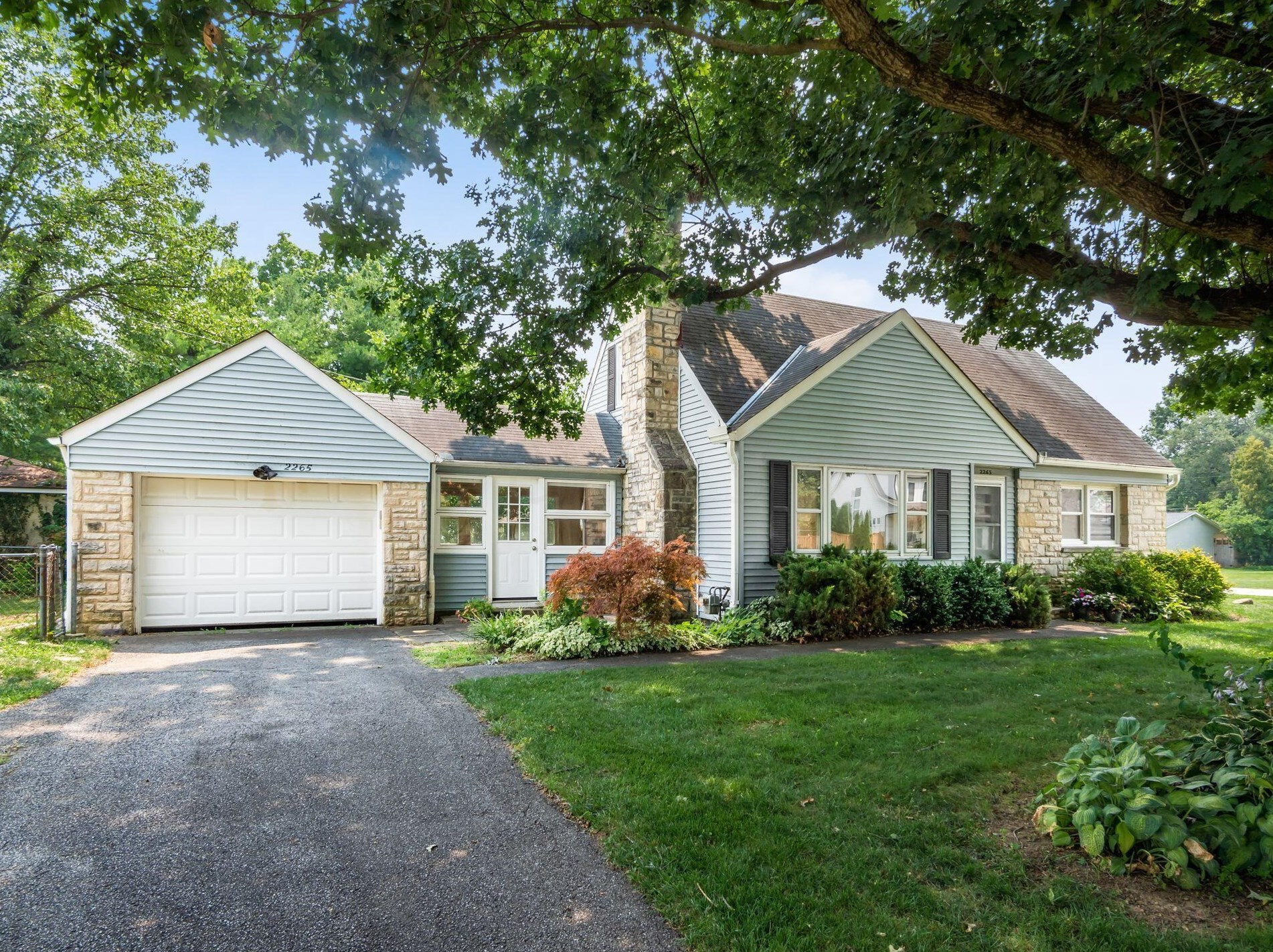 2265 Wickliffe Rd, Columbus, OH 43221-1831