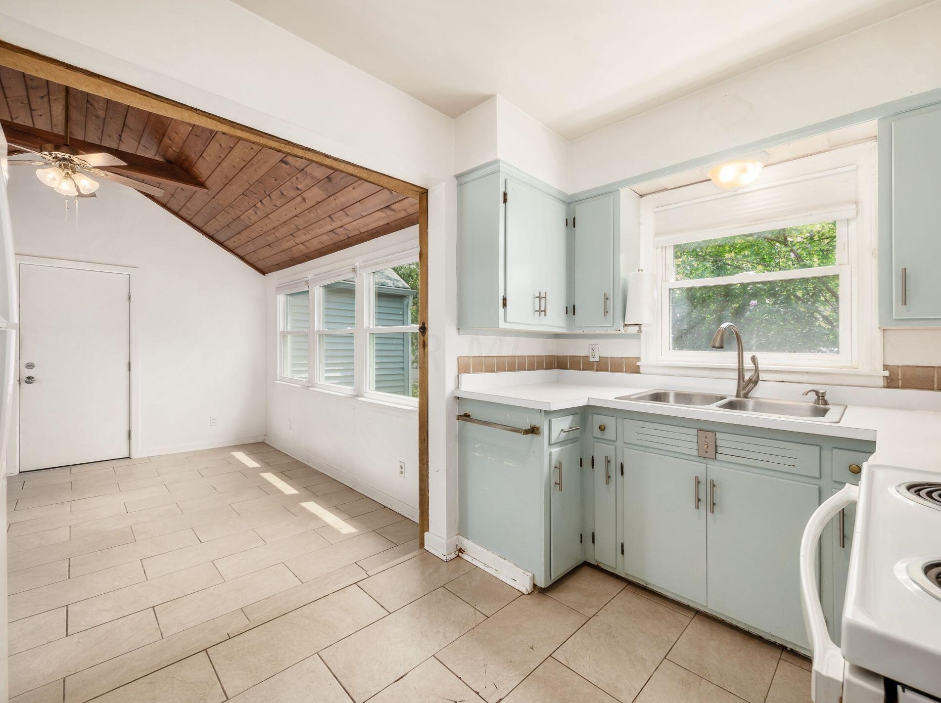 2265 Wickliffe Rd, Columbus OH 43221-1837 exterior