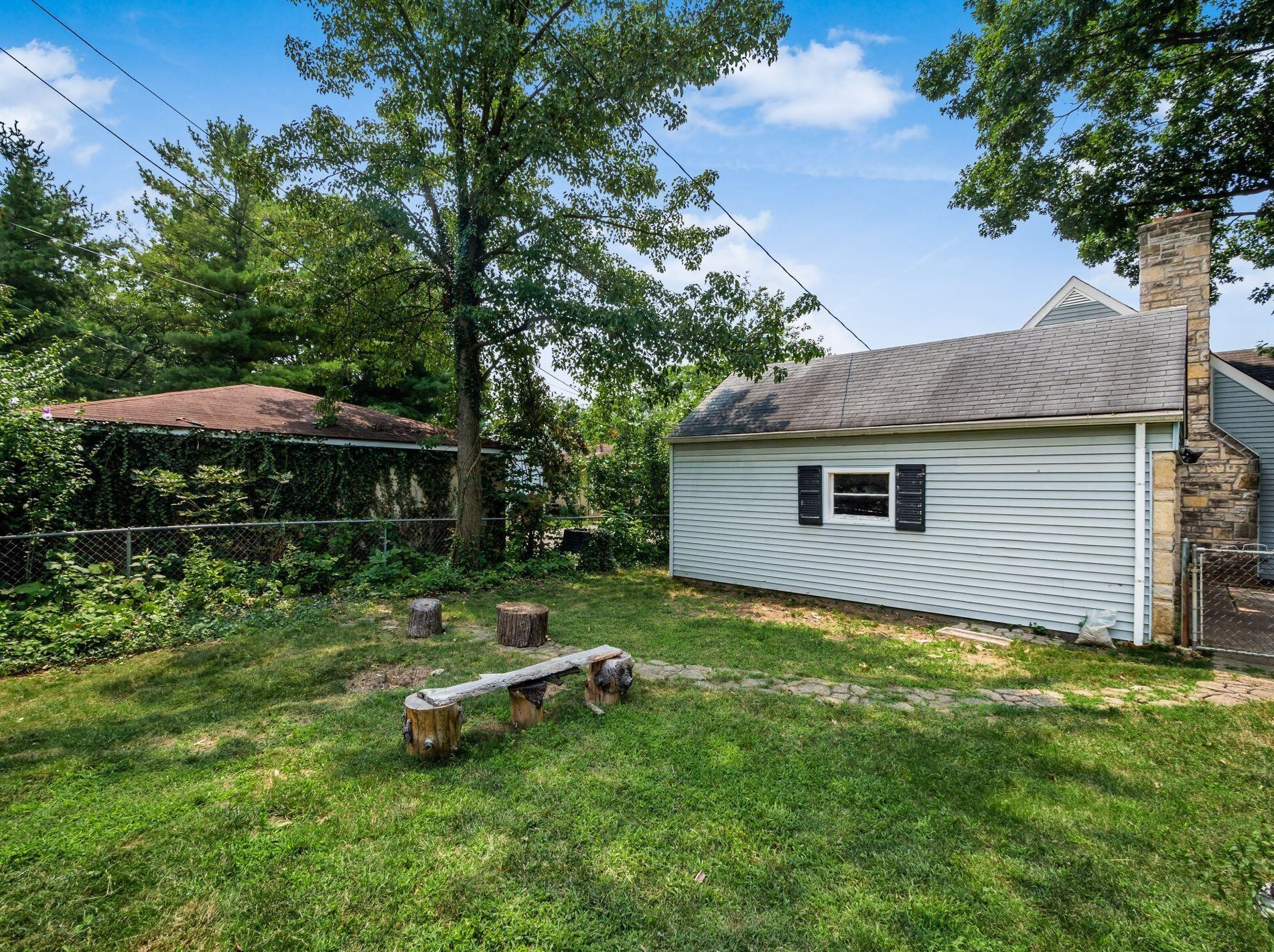 2265 Wickliffe Rd, Columbus OH 43221-1837 exterior