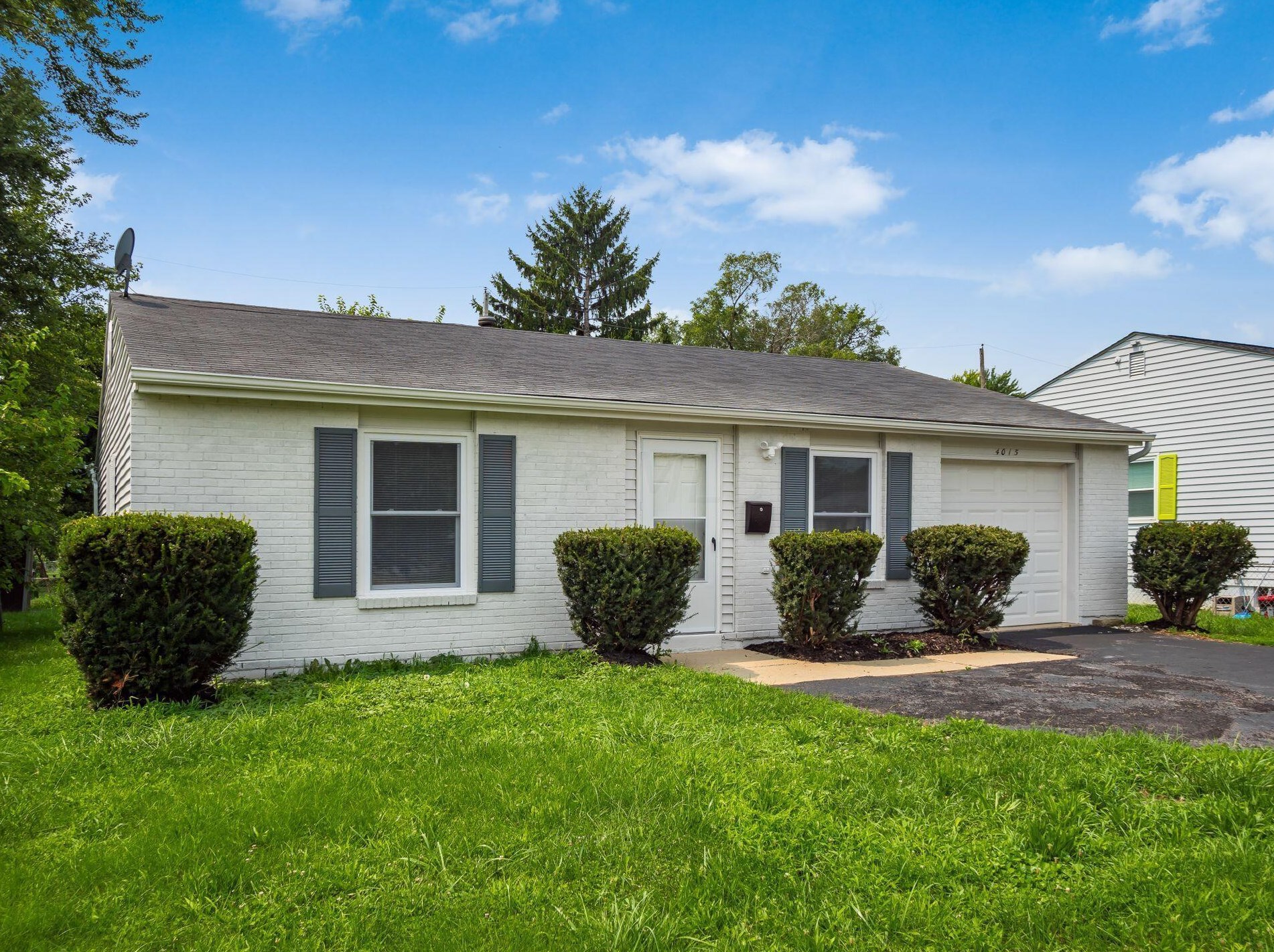 4015 Clabber Rd, Columbus, OH 43207-4202
