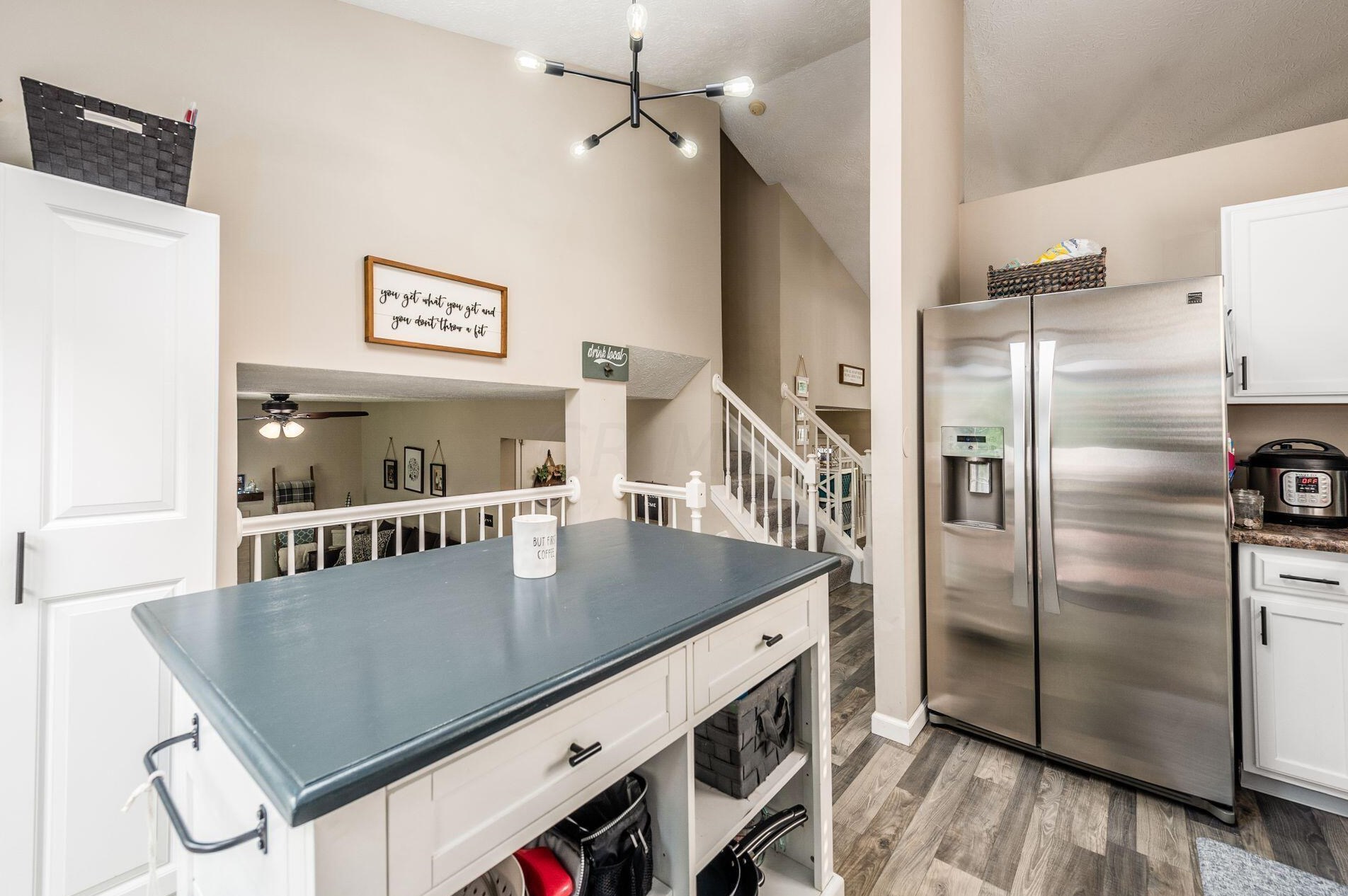 6086 Wexford Park Dr, Columbus OH 43228-9245 exterior