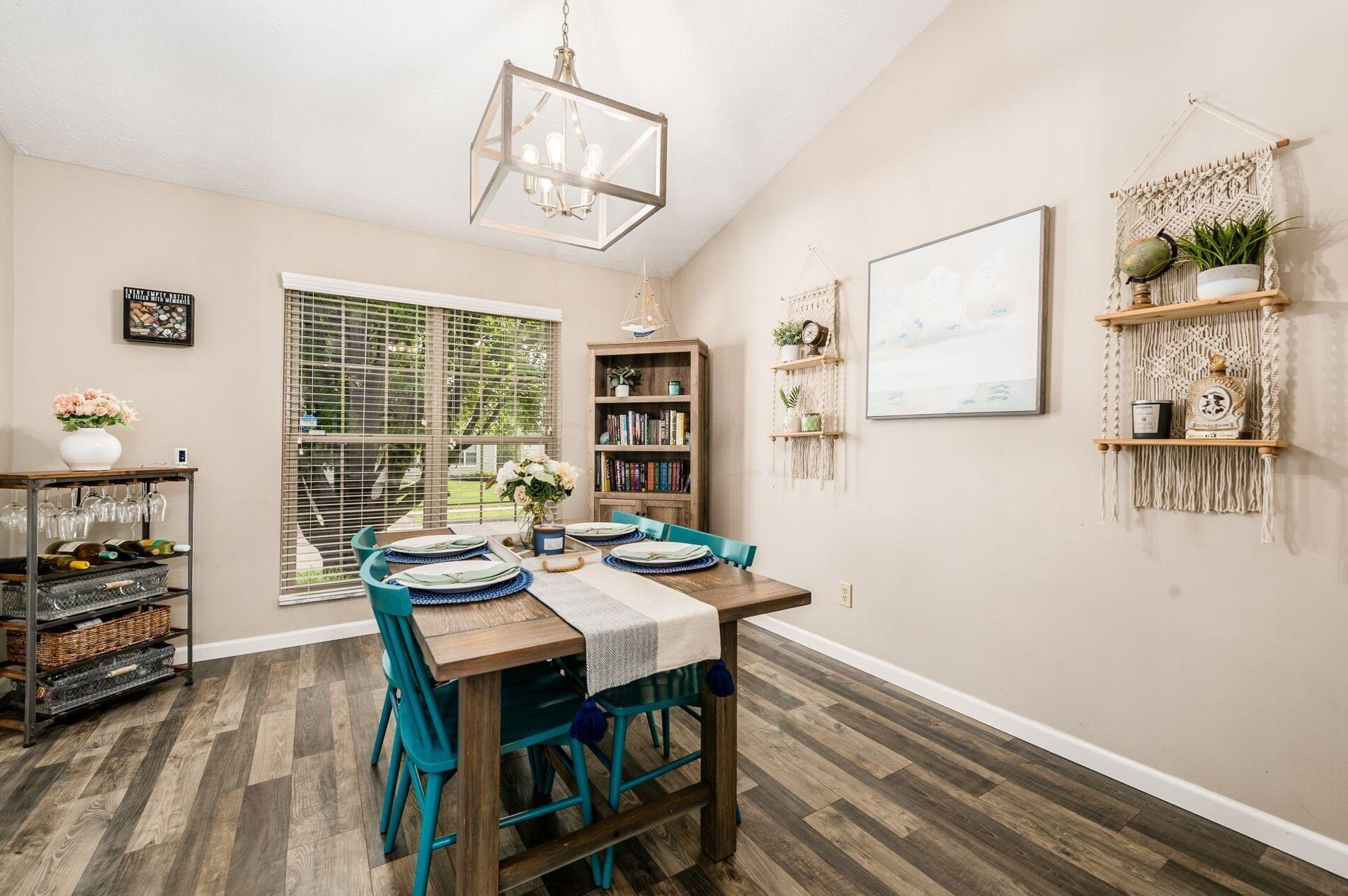 6086 Wexford Park Dr, Columbus OH 43228-9245 exterior