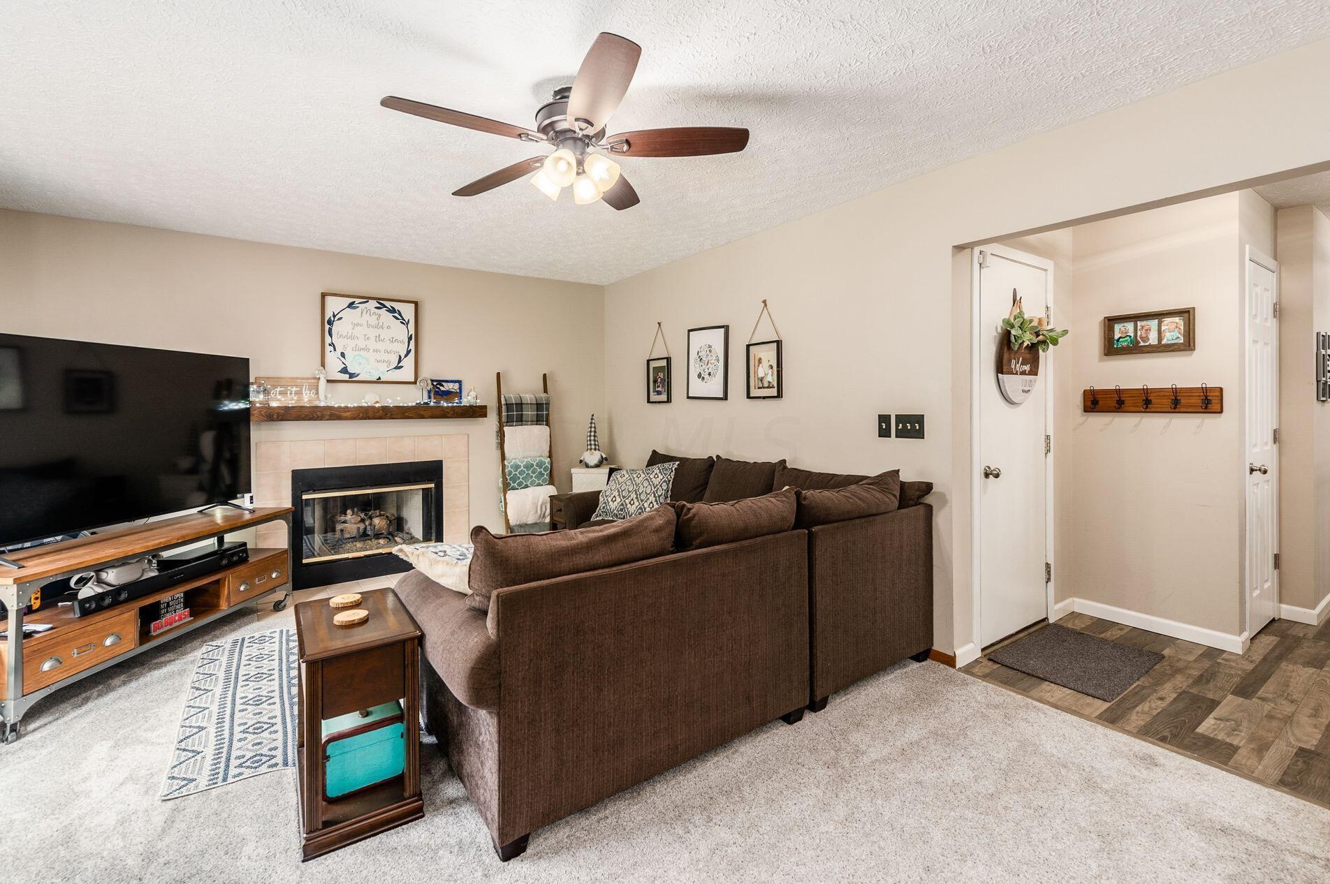 6086 Wexford Park Dr, Columbus OH 43228-9245 exterior