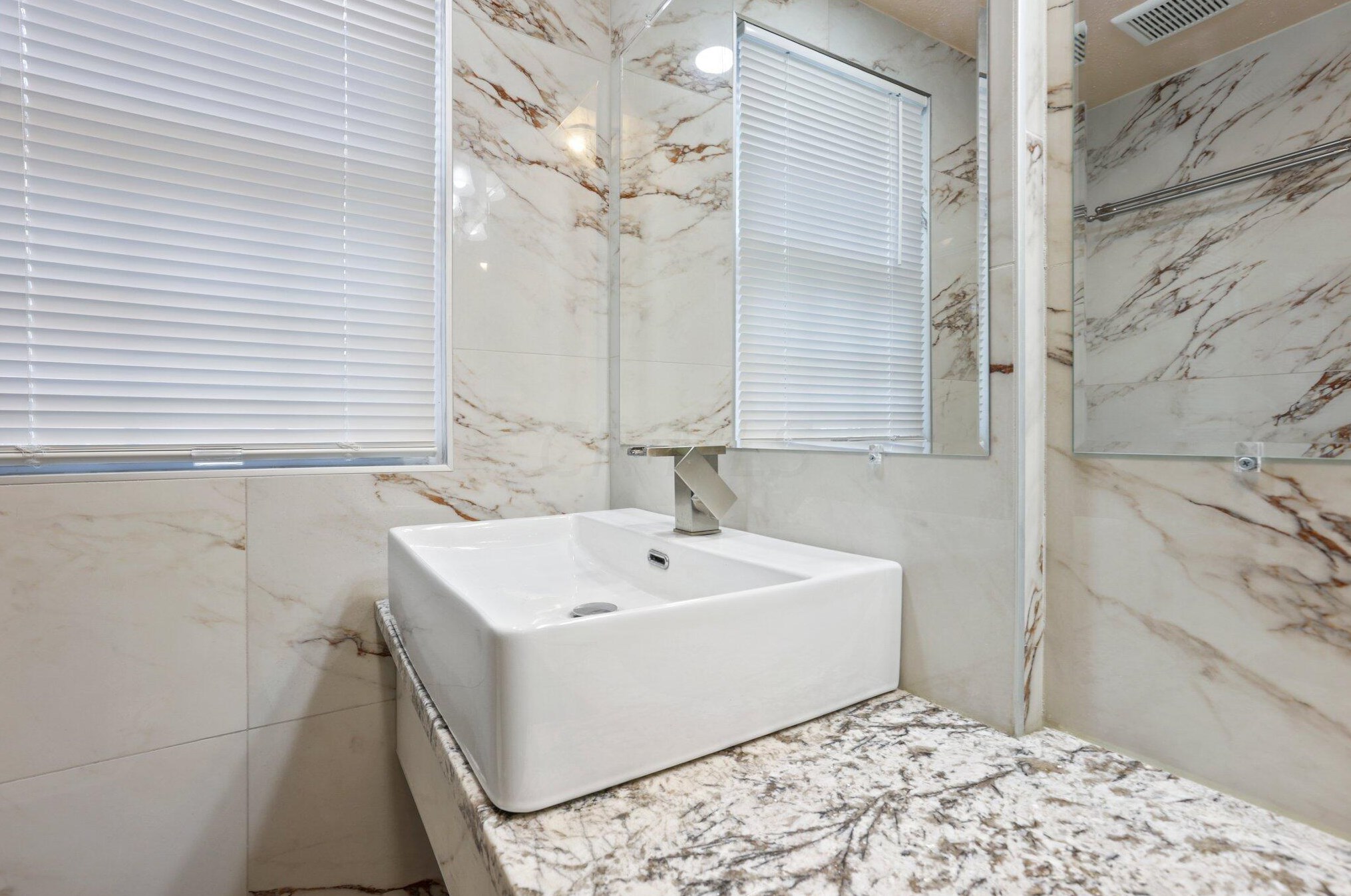 1778 Kenny Rd, Columbus OH  43212-1375 exterior