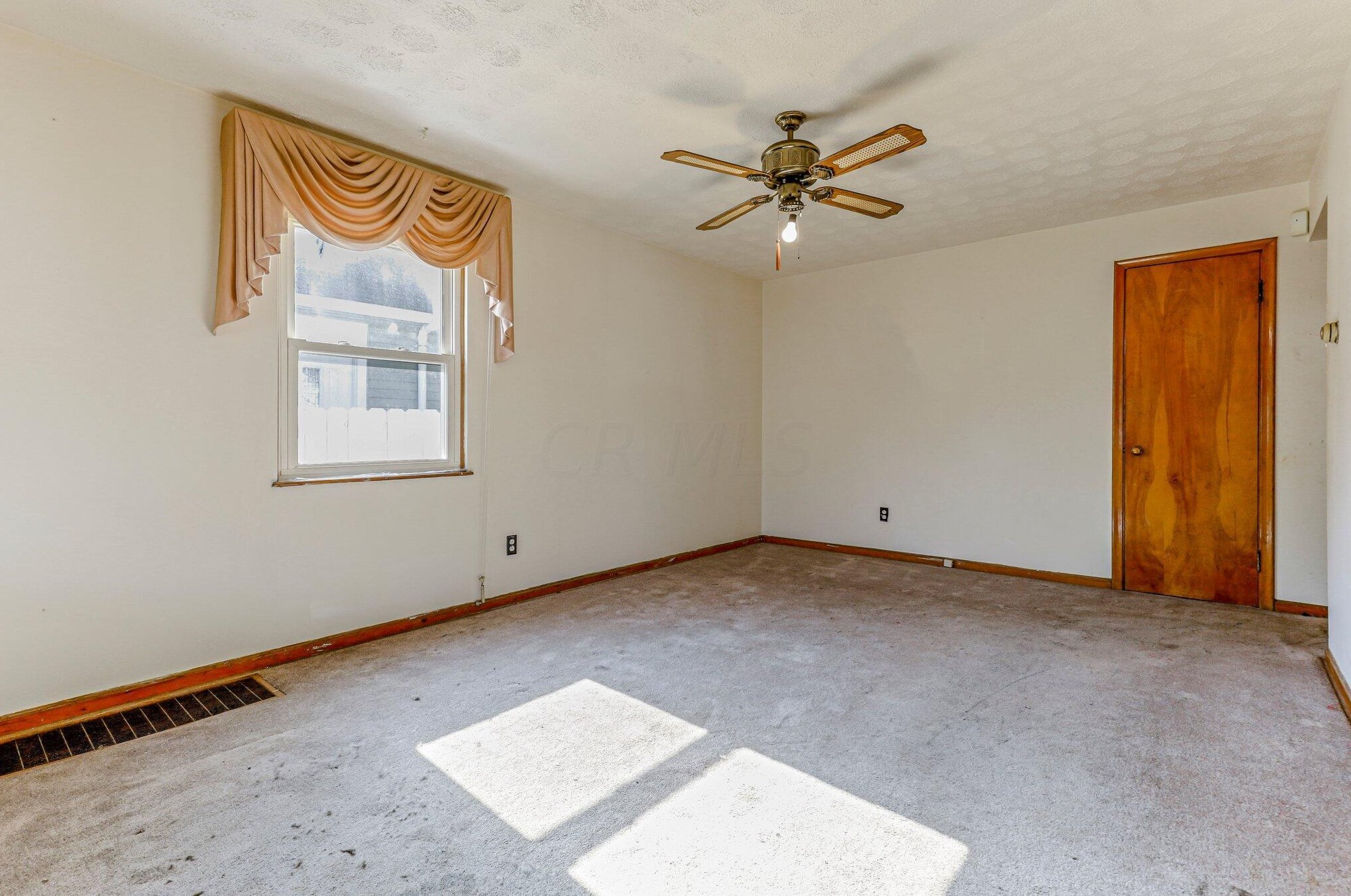 1465 22nd Ave, Columbus OH 43211-2103 exterior