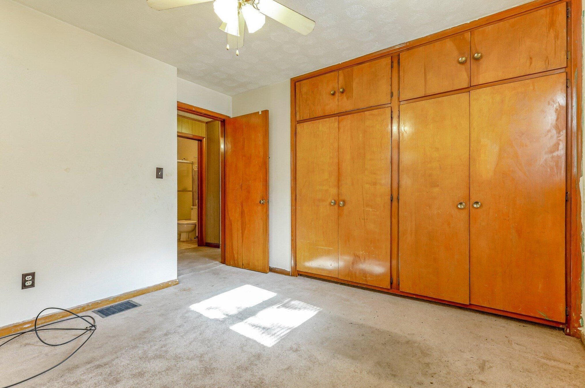 1465 22nd Ave, Columbus OH 43211-2103 exterior