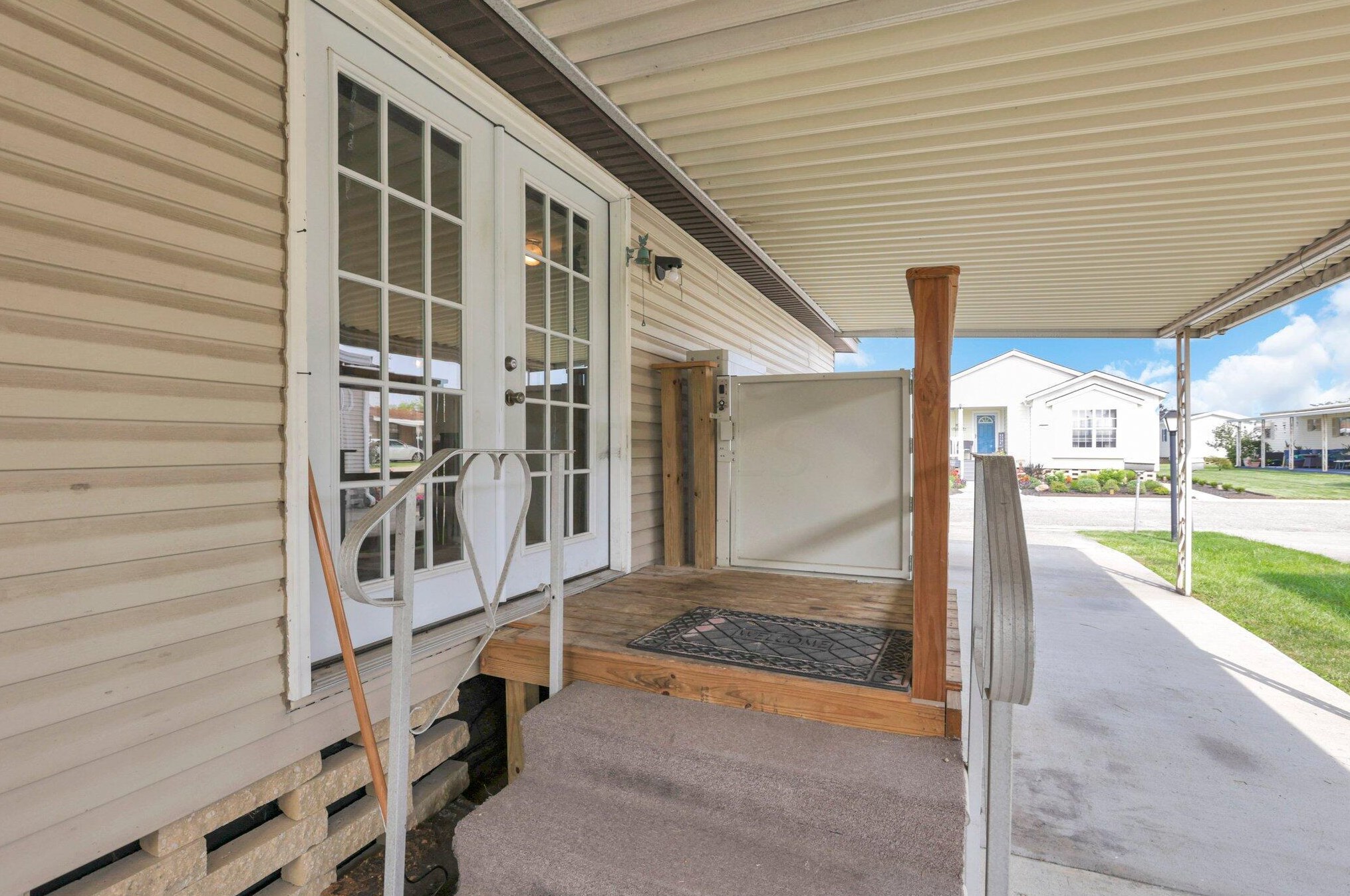 801 Scarlett Ln, Columbus OH 43207-8735 exterior