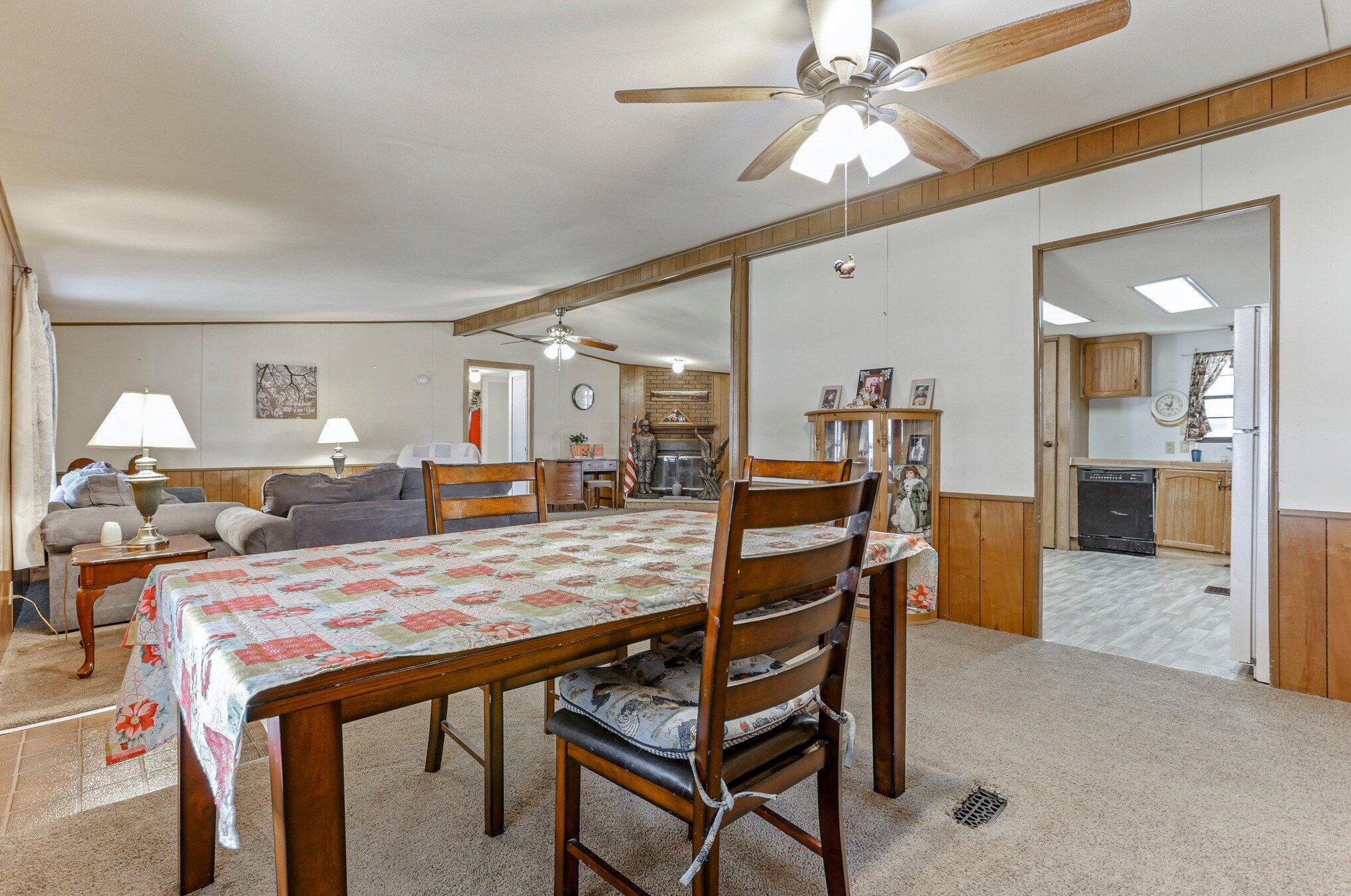 801 Scarlett Ln, Columbus OH 43207-8735 exterior