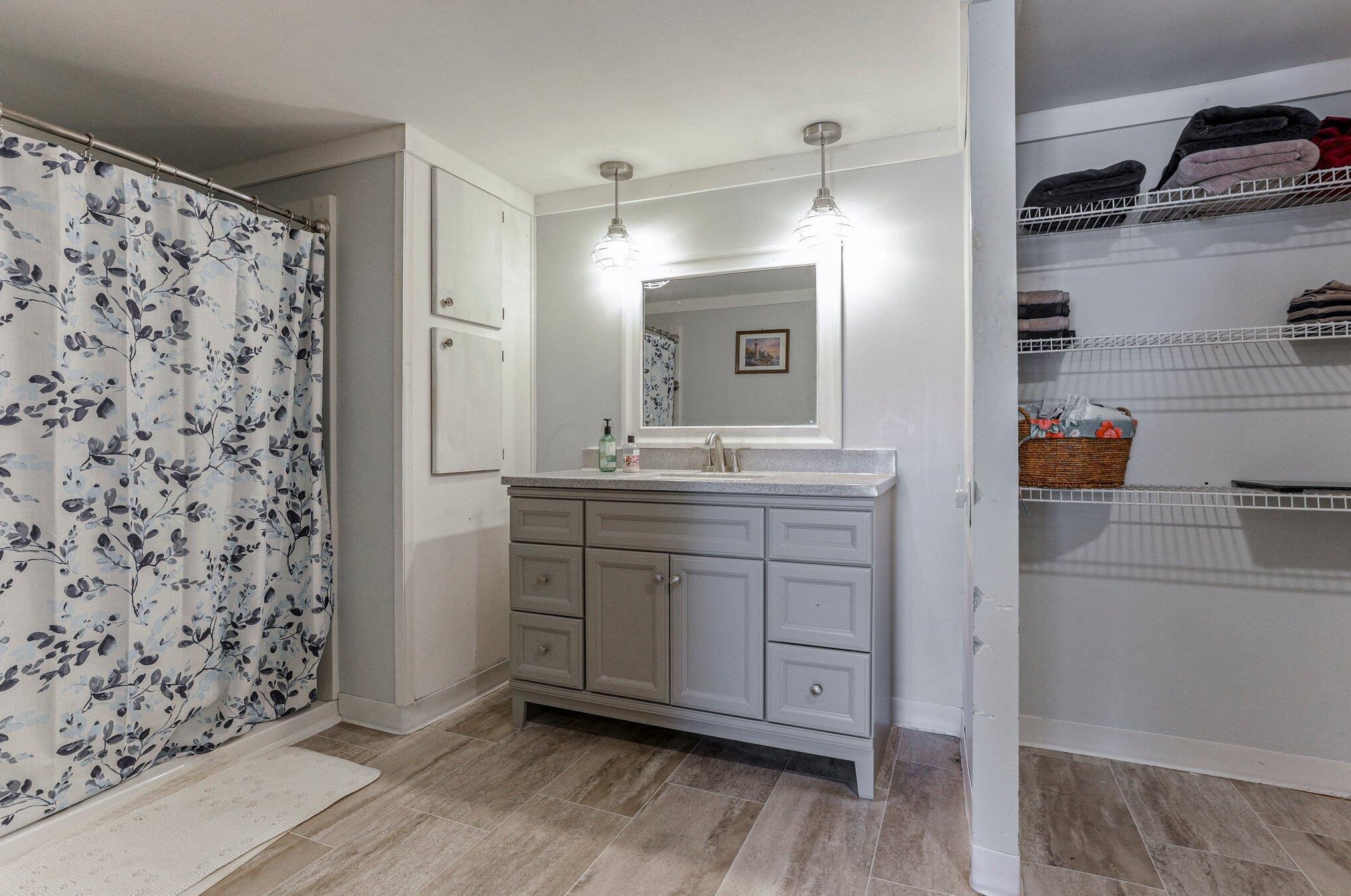 801 Scarlett Ln, Columbus OH 43207-8735 exterior