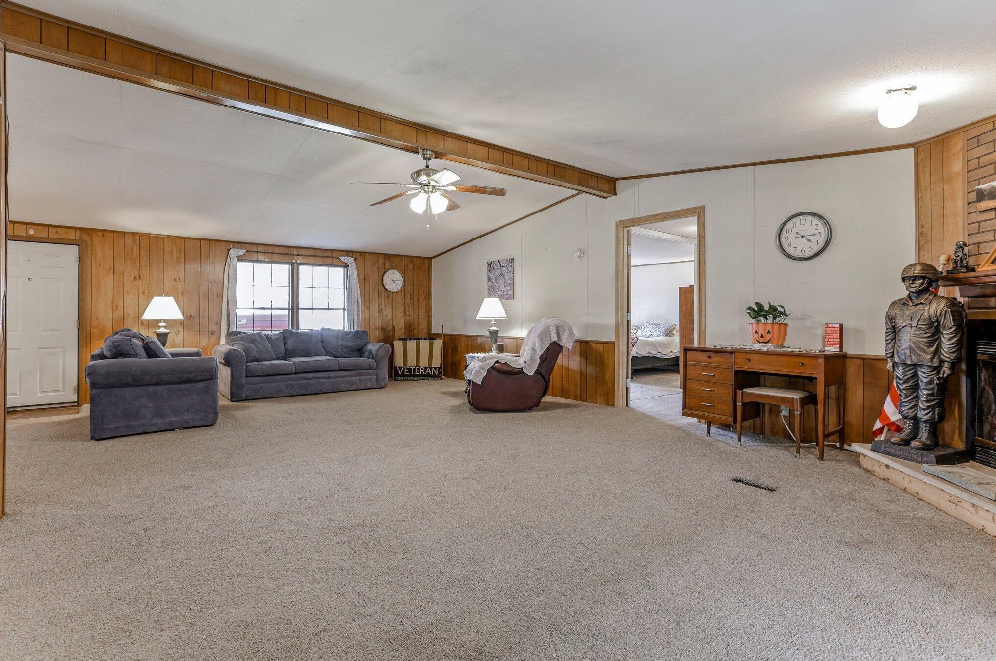 801 Scarlett Ln, Columbus OH 43207-8735 exterior