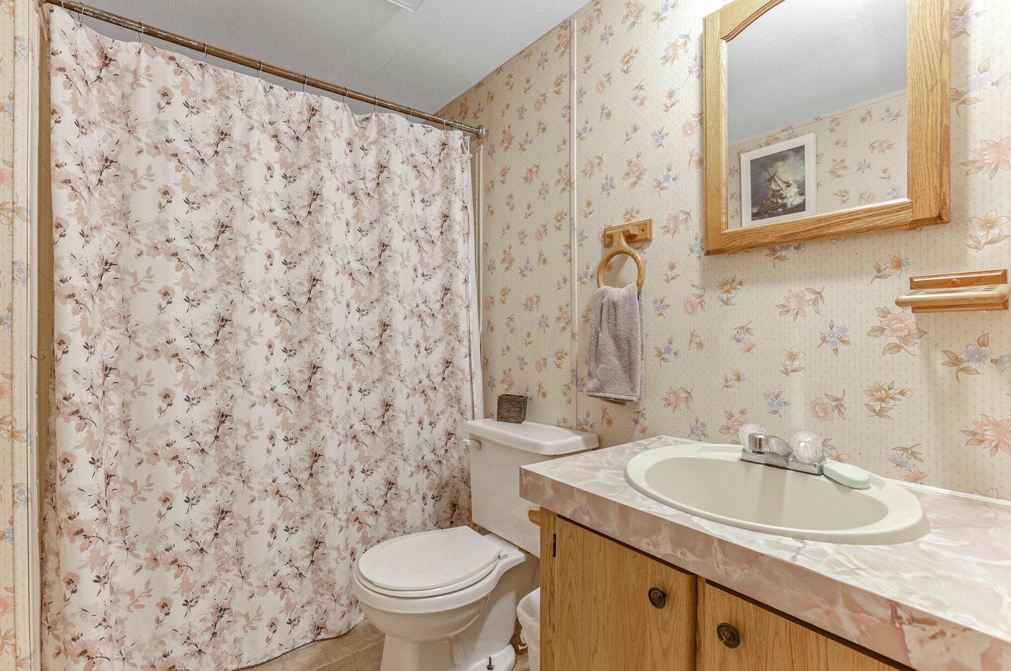 801 Scarlett Ln, Columbus OH 43207-8735 exterior