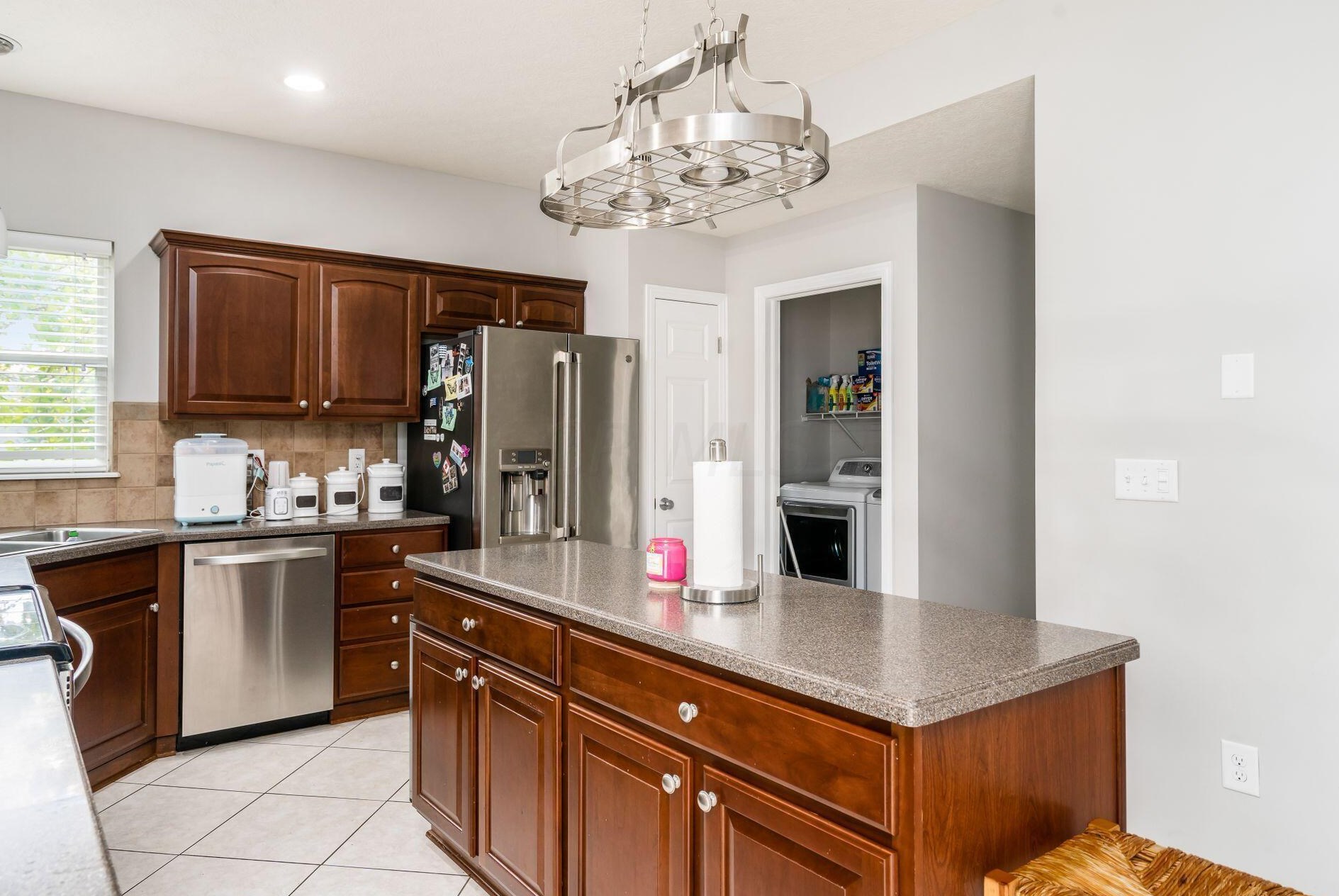 881 Sapphire Flame Dr, Delaware OH  43015-5094 exterior