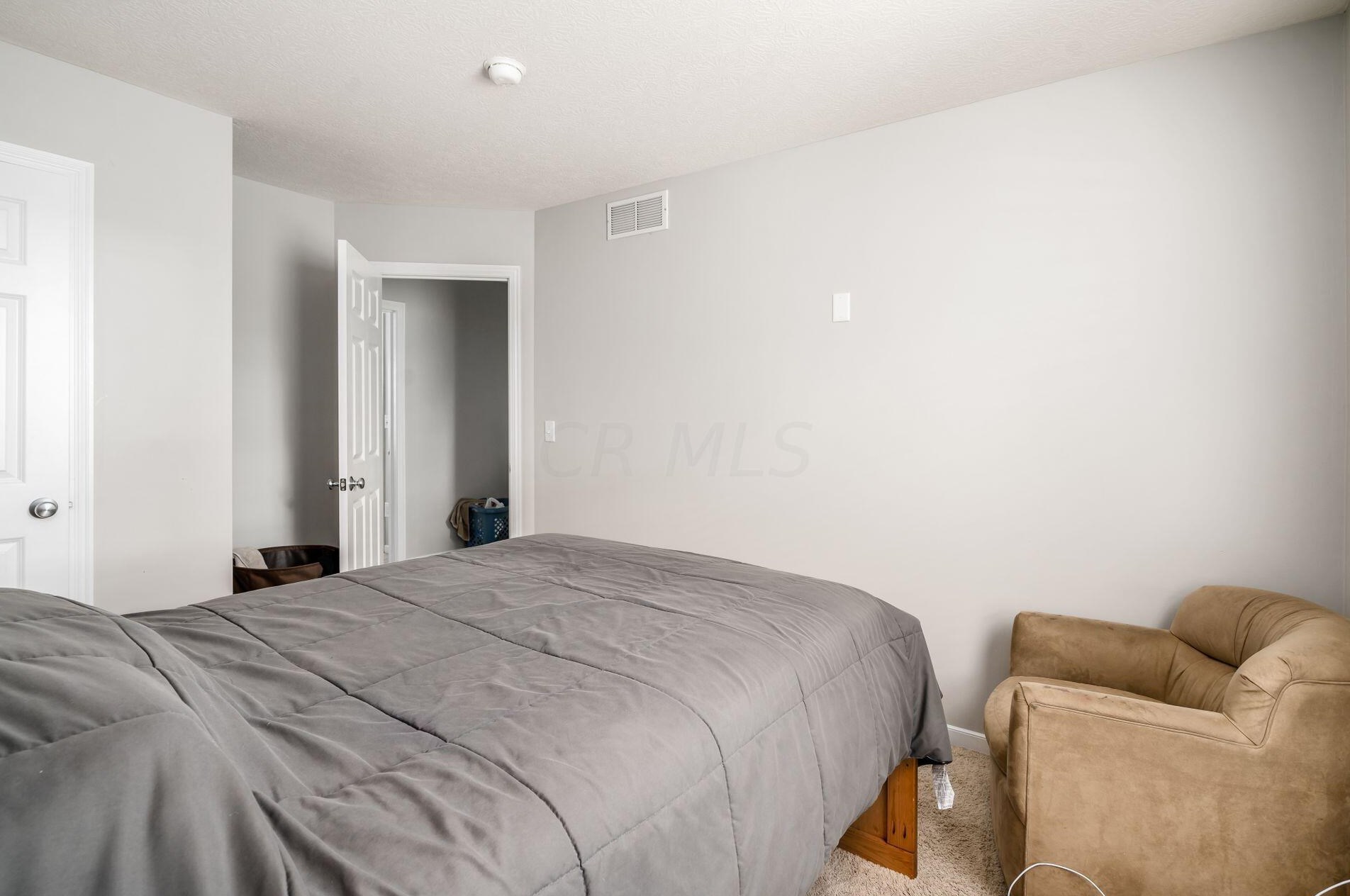 881 Sapphire Flame Dr, Delaware OH  43015-5094 exterior