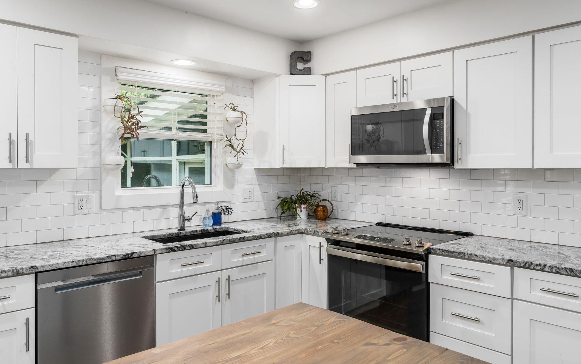 444 Anthony Ct, Columbus OH 43230-2626 exterior