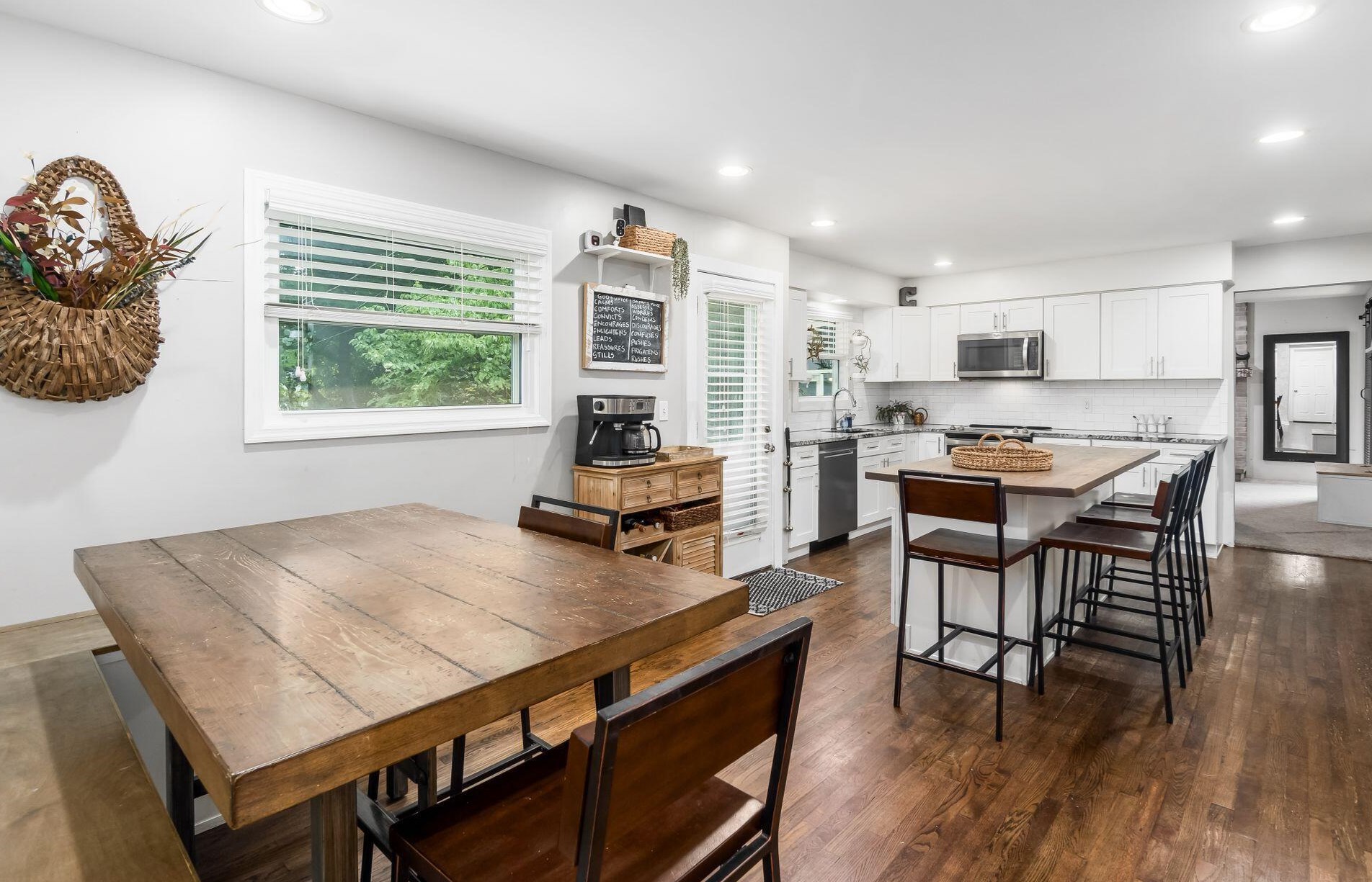 444 Anthony Ct, Columbus OH 43230-2626 exterior